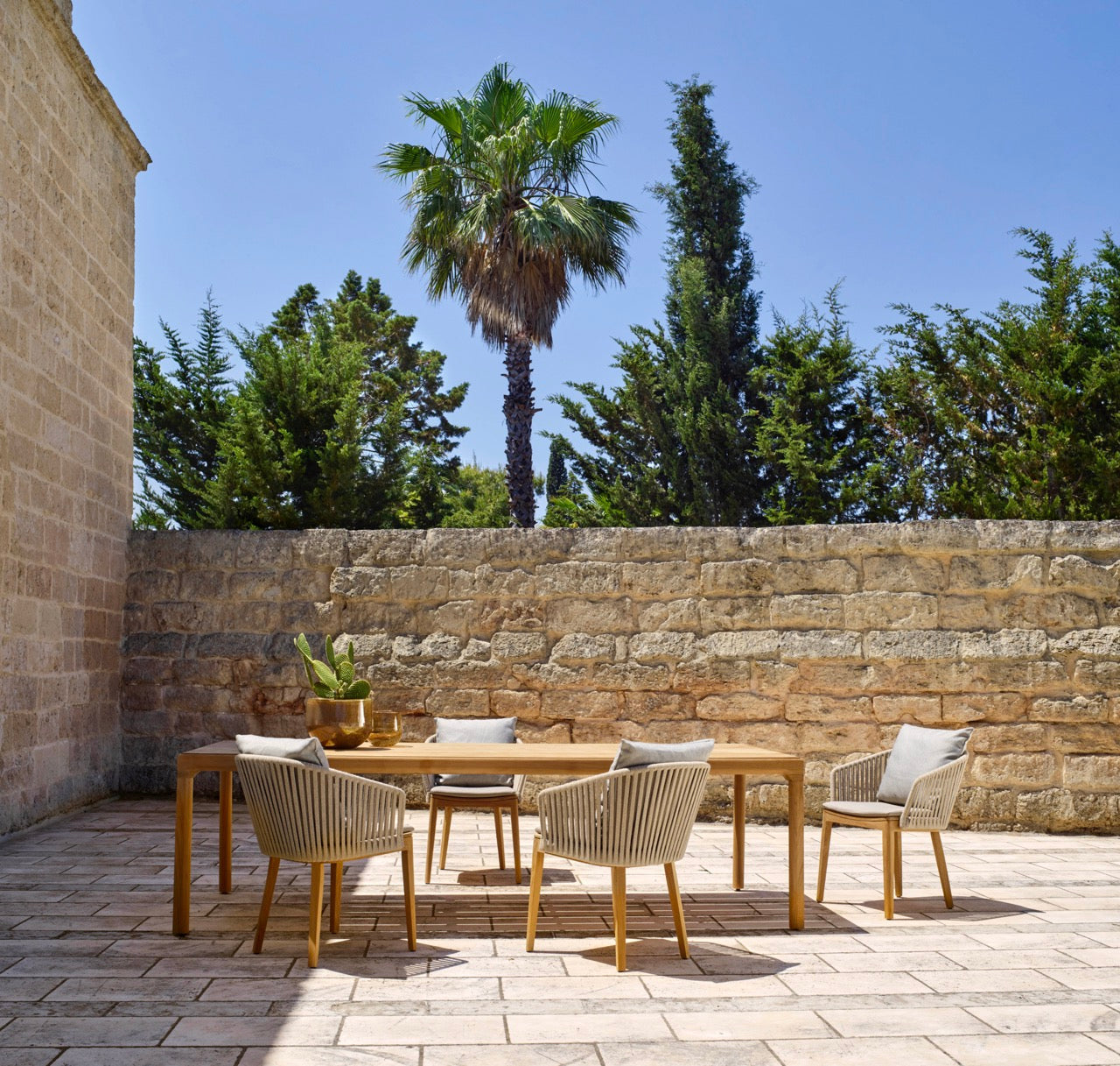 Tribu I Illum Teak Dining Table 267 cm, rectangular