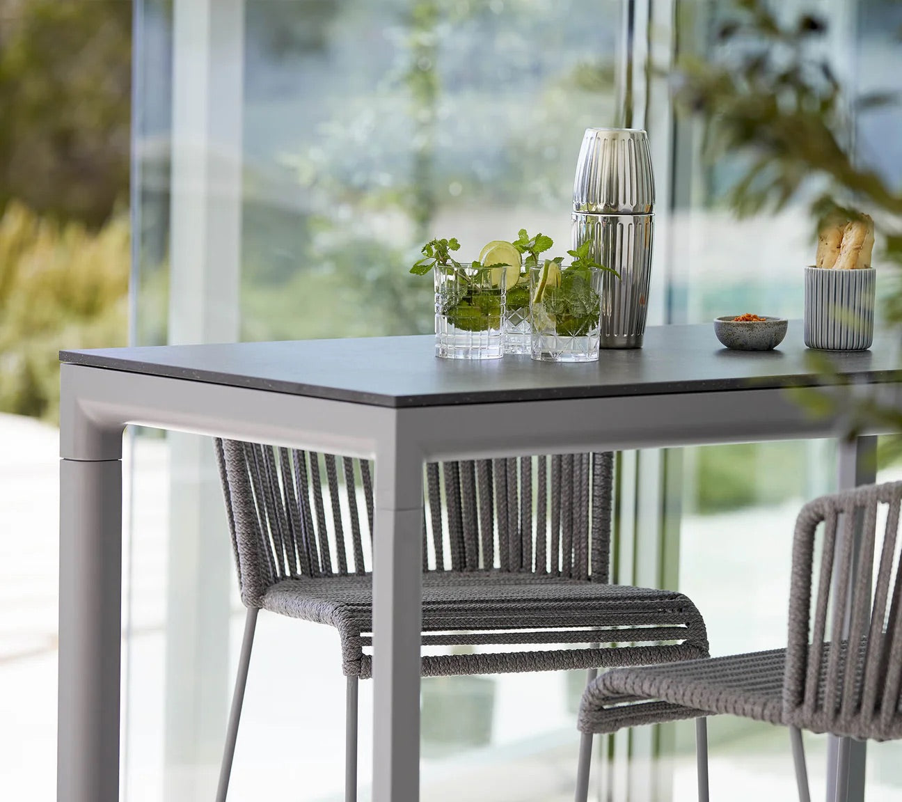 Cane-Line I Drop Stehtisch 150 cm, rechteckig