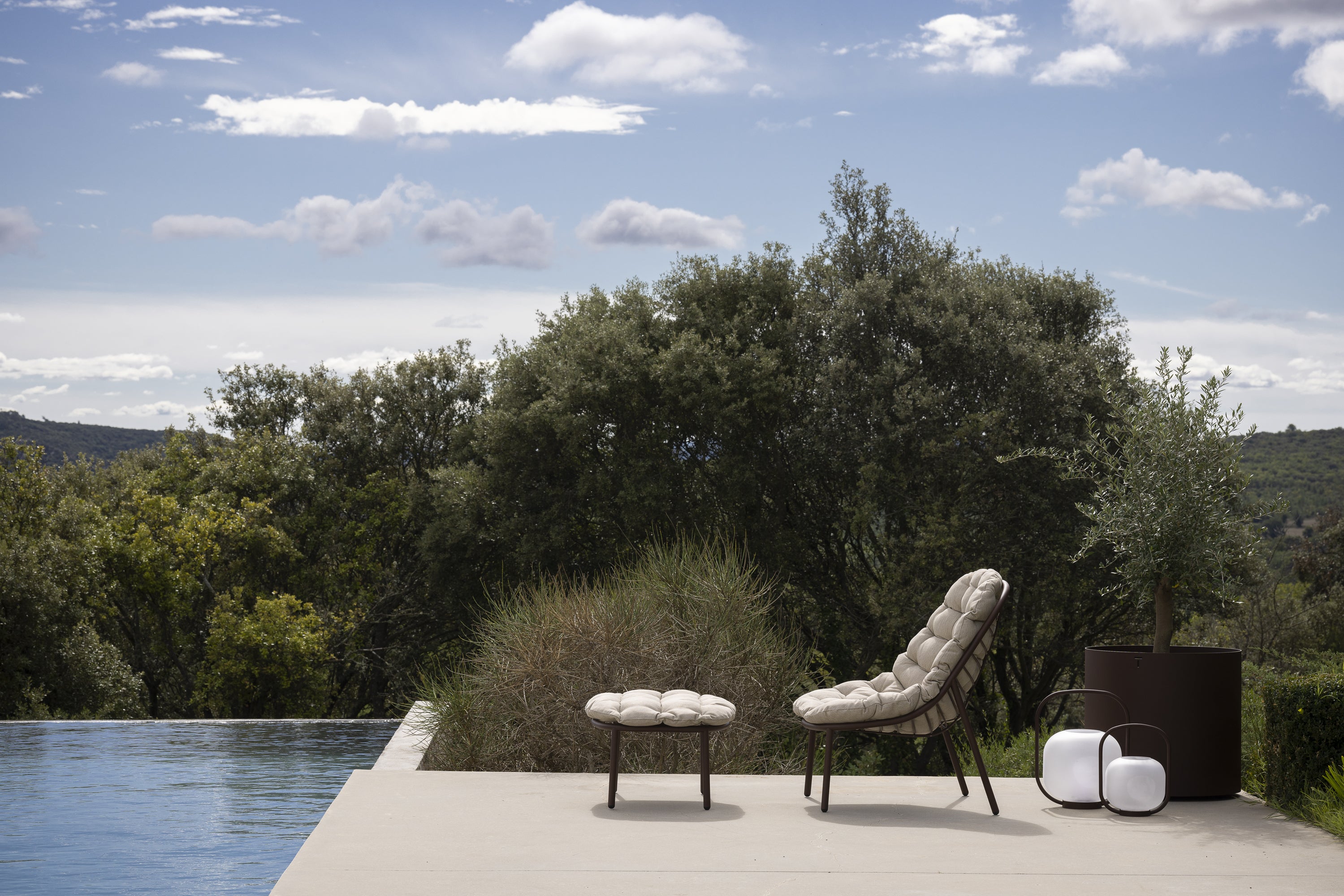 Todus I Albus Loungestuhl