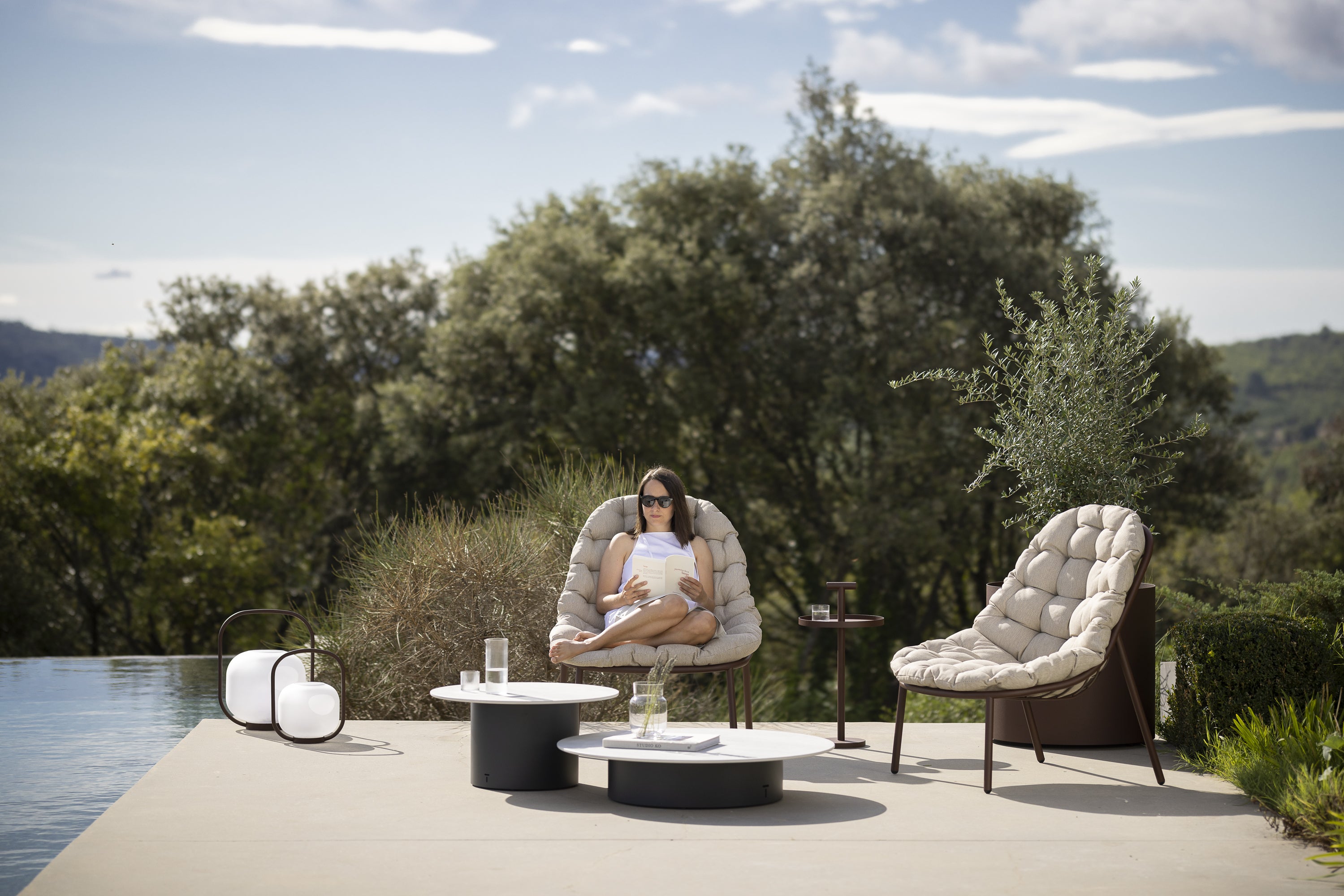 Todus I Albus Loungestuhl