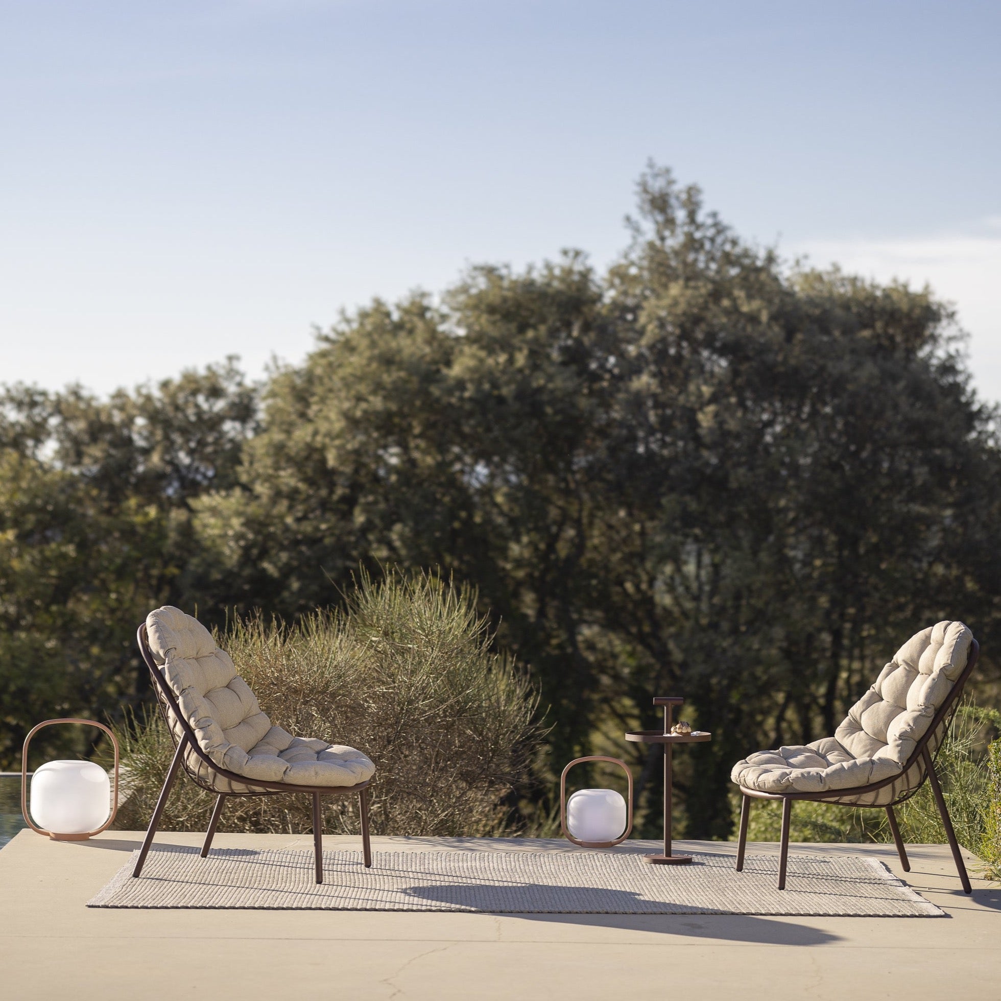 Todus I Albus Loungestuhl