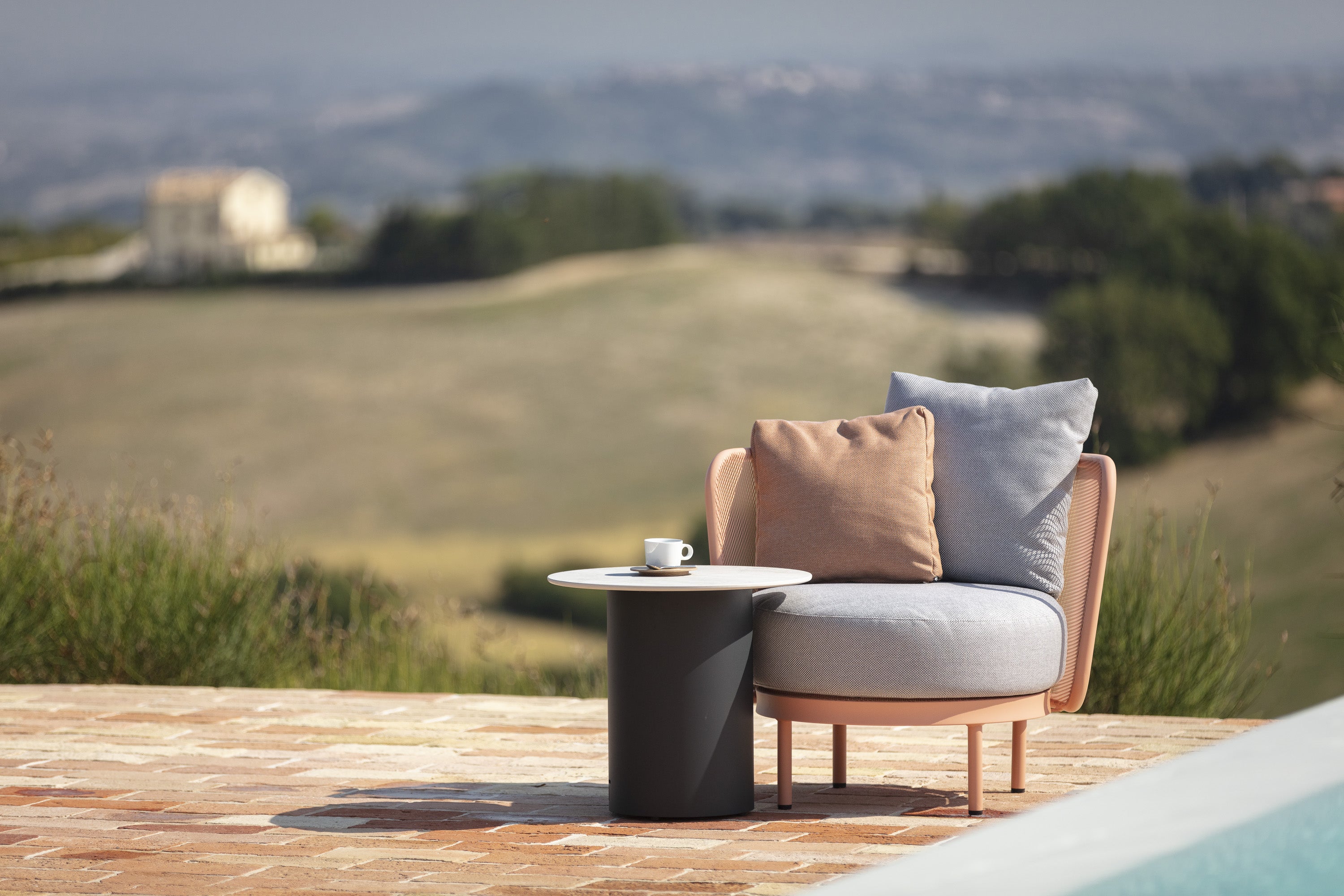 Todus I Baza Club chair