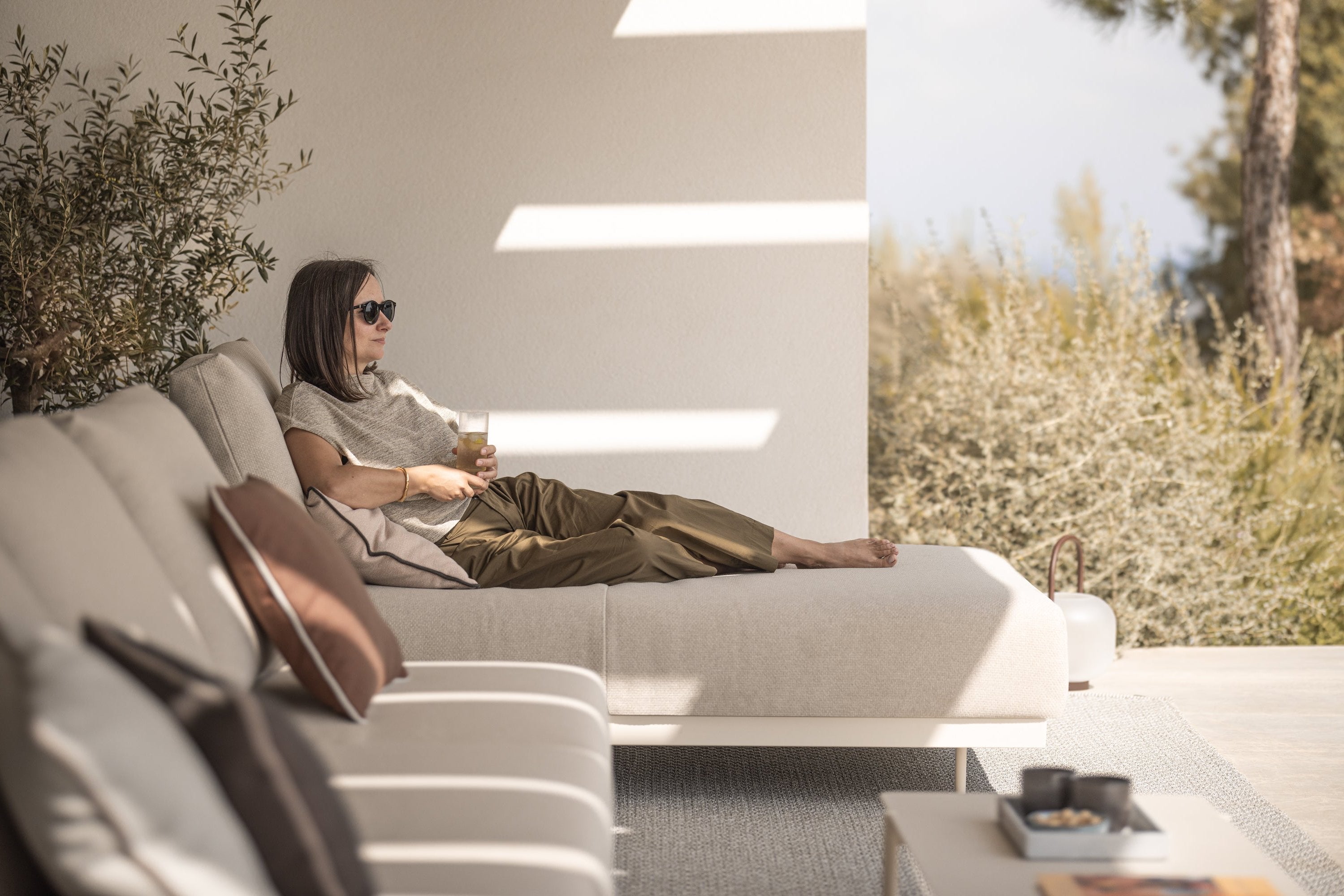 Todus I Dongo Chaiselongue mit niedriger Armlehne links