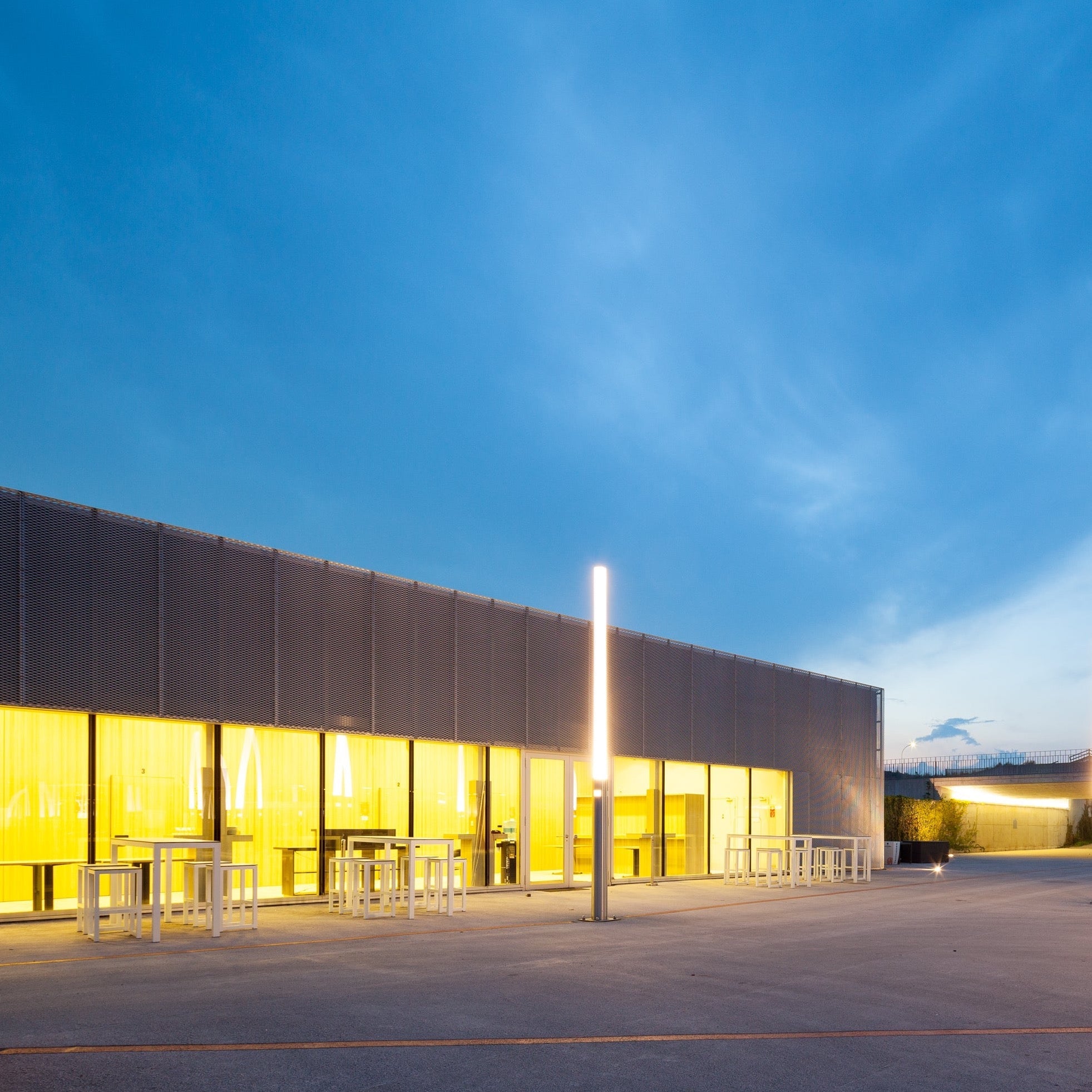 Todus I Leuven bar table 200 cm, rectangular