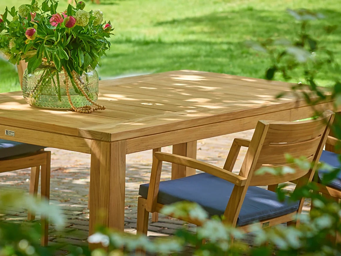 Traditional Teak I Carlos stapelbarer Gartenstuhl