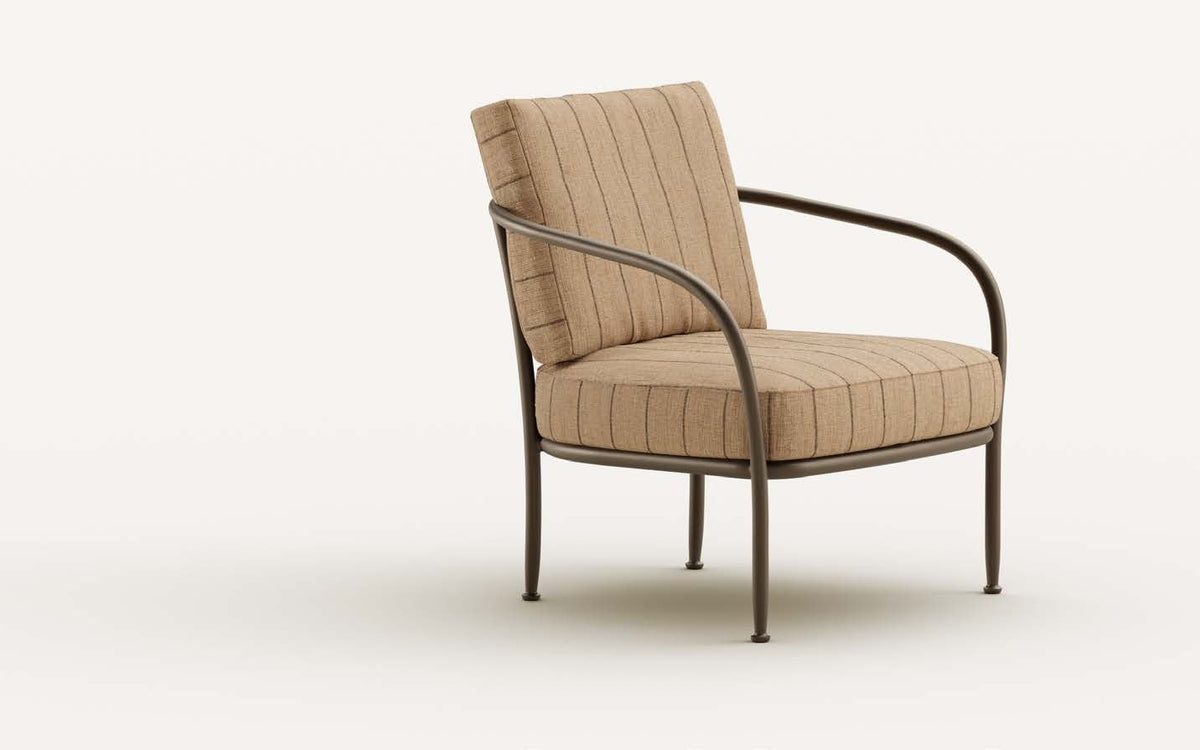 Tribù Ray Loungesessel im Außenbereich