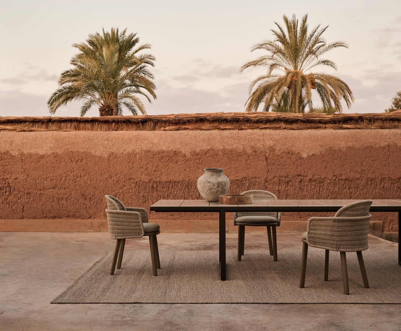 Tribu I Suro Stuhl mit Armlehnen