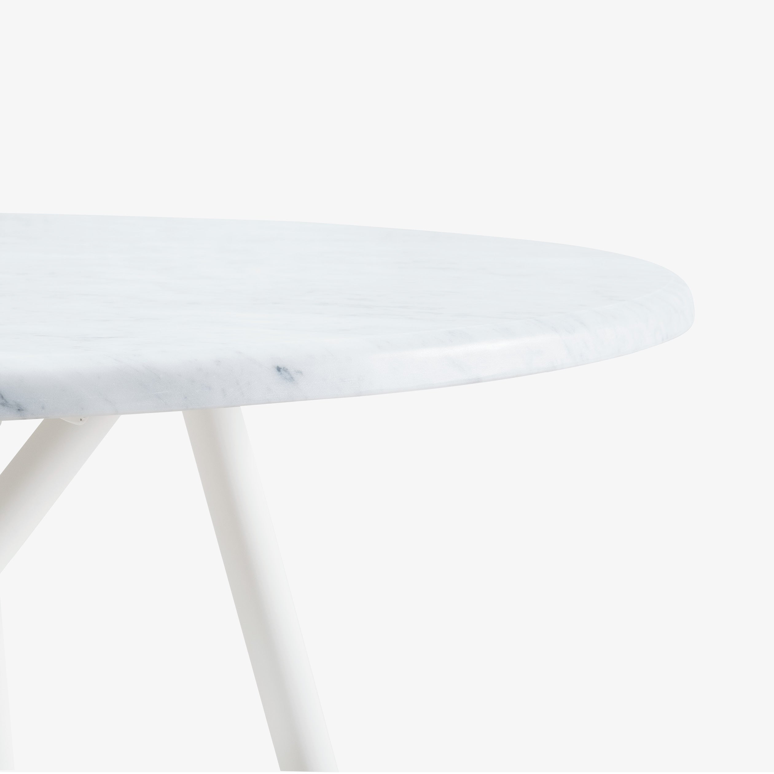 UNI By VELTHA® – Naturstein & Stahlrohr Design