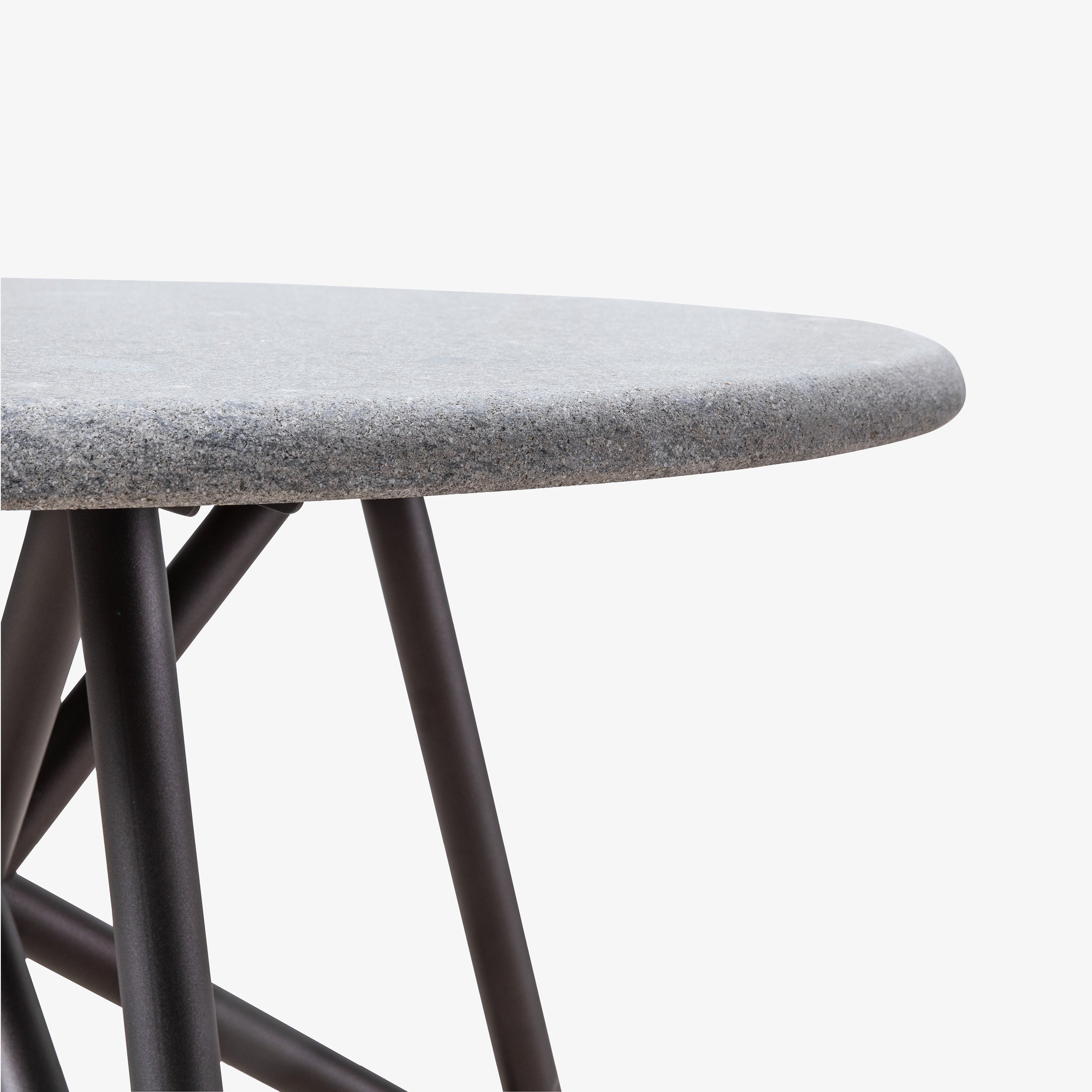 UNI By VELTHA® – Naturstein & Stahlrohr Design