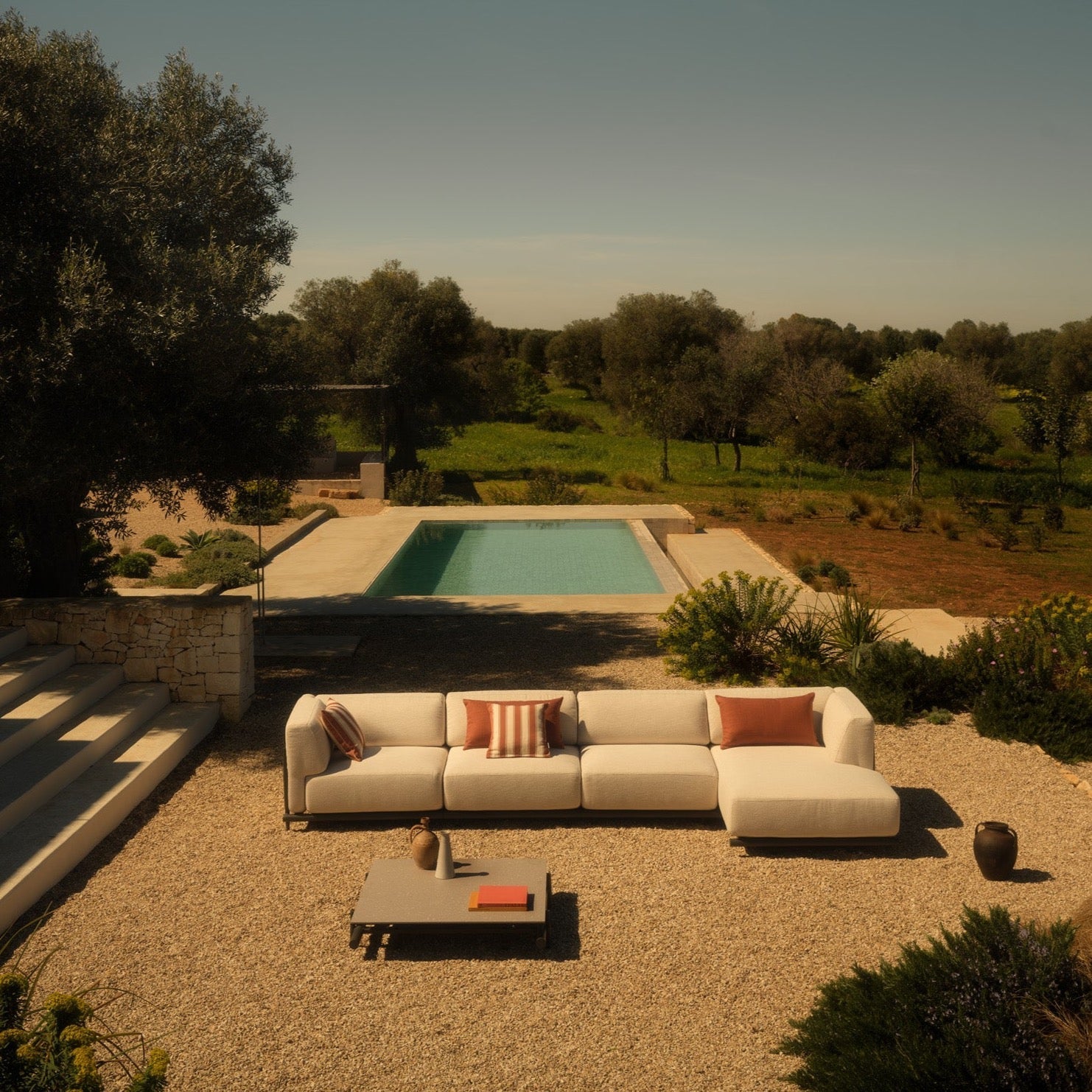 Entdecken Sie das Davos Lounge-Modul von Unopiu – Design von Matteo Nunziati für ein luxuriöses Outdoor-Erlebnis. Jetzt in Ihr Gartensofa integrieren!
