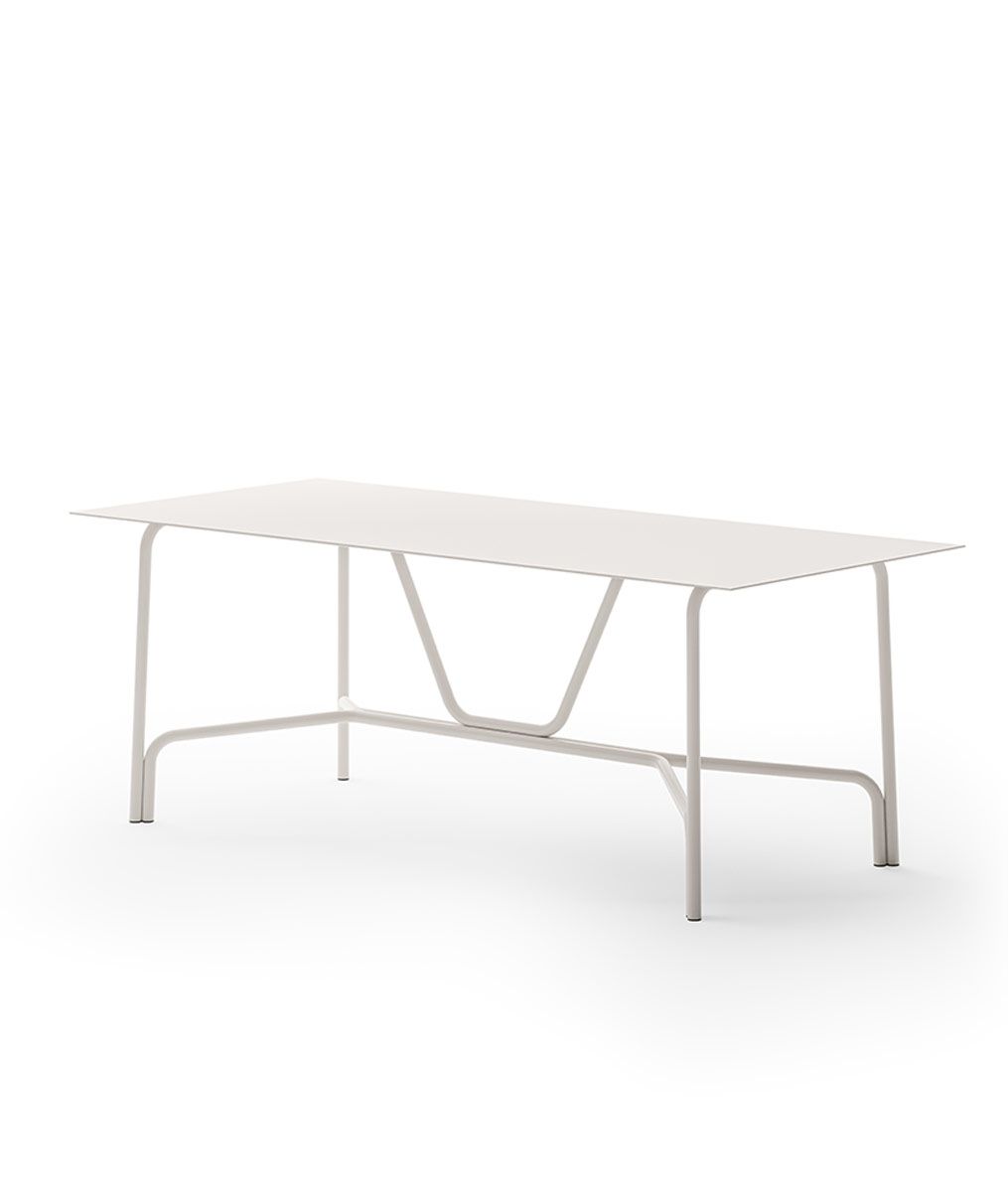 Unopiù Tisch im mediterranen Gartenambiente
