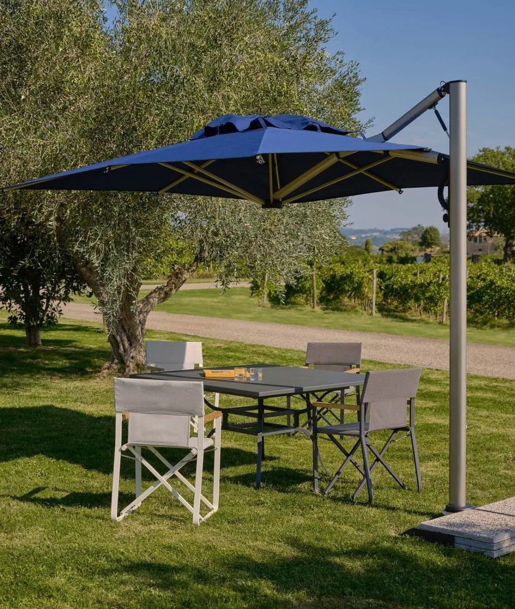 Unopiù Levante quadratischer Sonnenschirm 290×290 cm in Marineblau – Aussenbereich