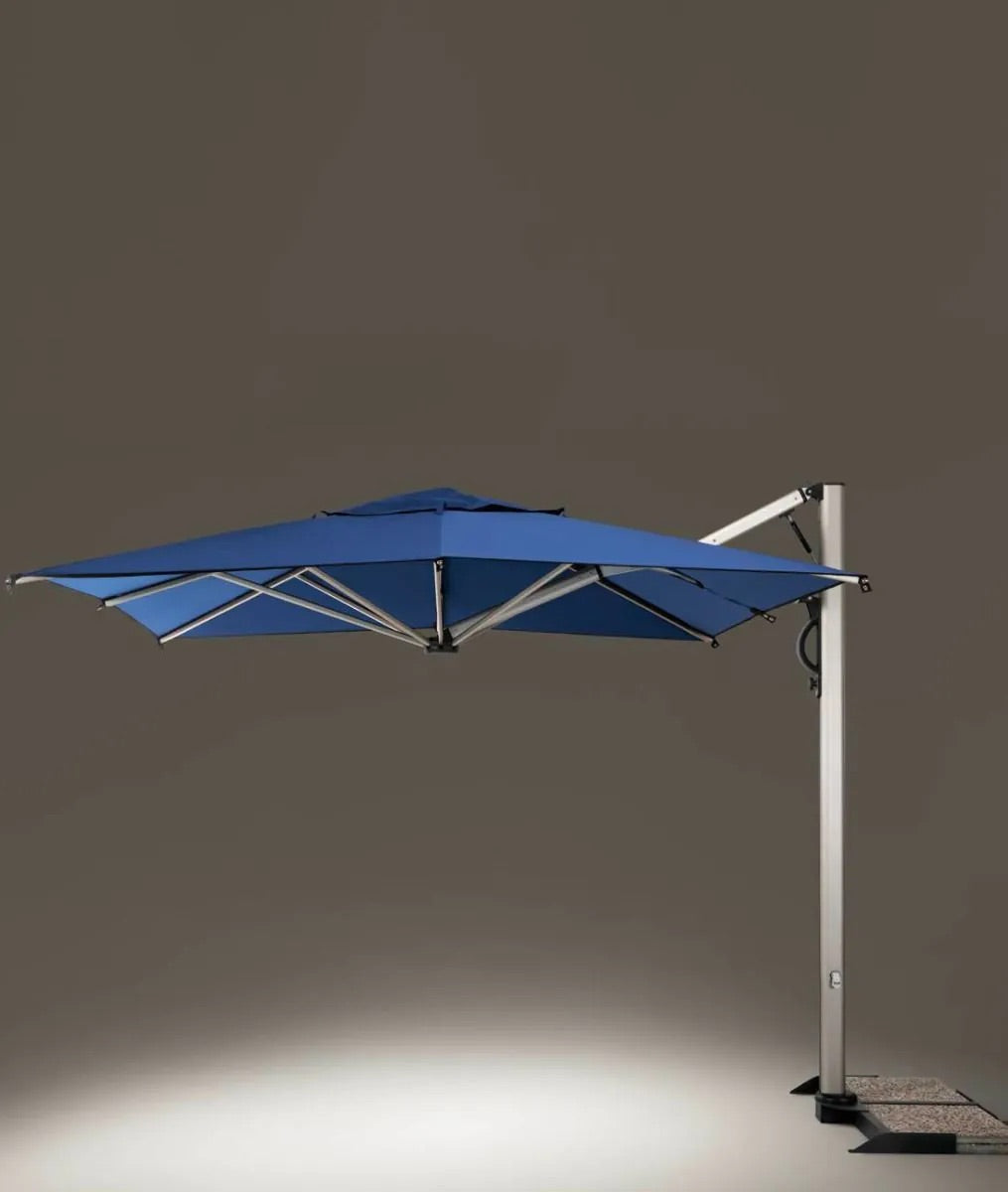Unopiù Levante Aluminium-Sonnenschirm marineblau – Design und Proportion im Garten