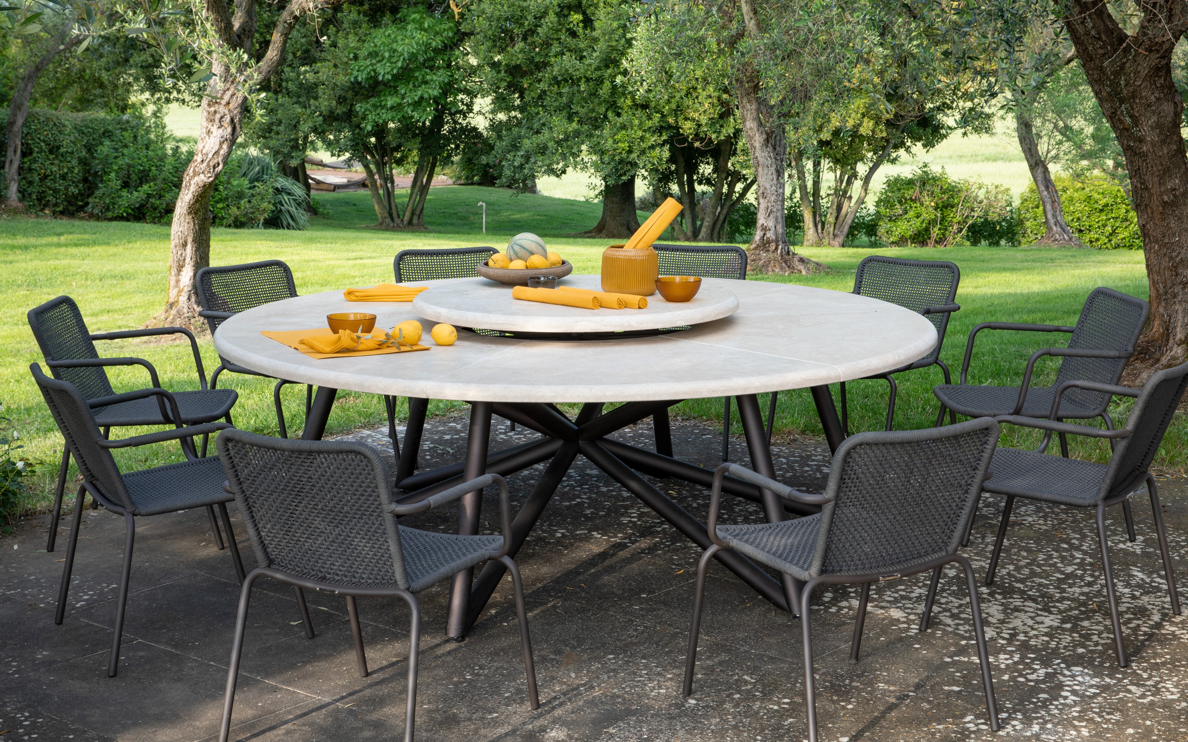 VELTHA® Hermu Runder Gartentisch