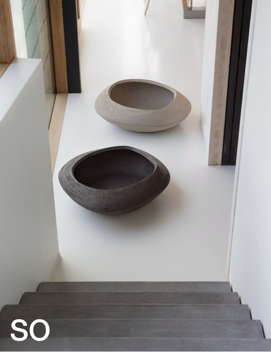 Detailansicht der naturbelassenen Terrakotta-Oberfläche der SO80 Schale