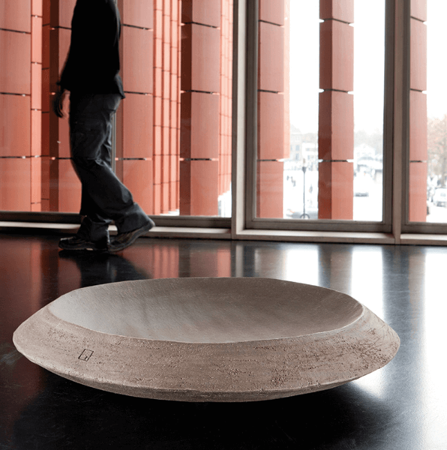 Detailansicht der naturbelassenen Terrakotta-Oberfläche der SR/SRD Schalen