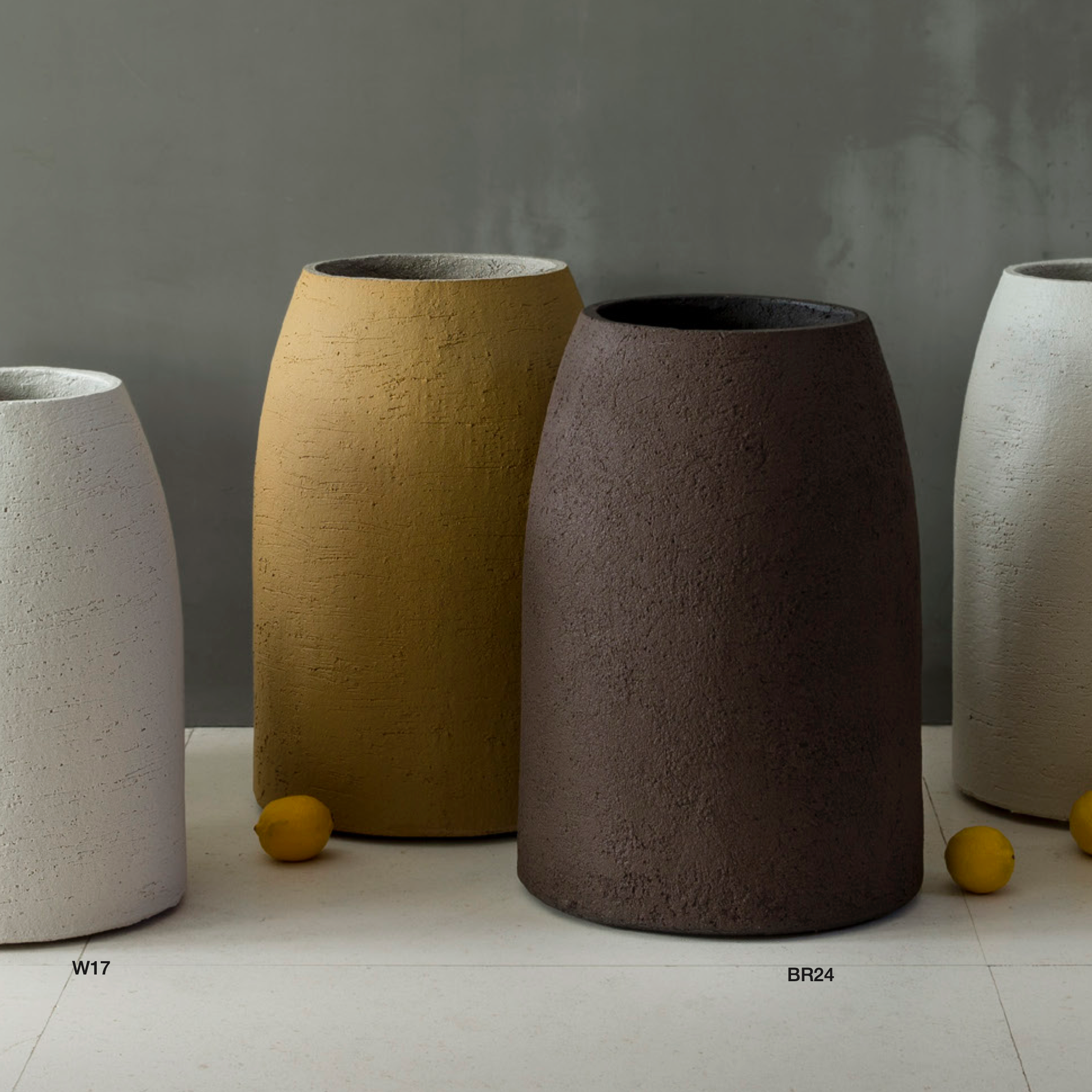 TAH Keramikvase als stilvolles Gestaltungselement im Garten oder auf der Terrasse