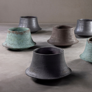 Handgefertigtes TAJ50 Keramik Pflanzgefäß von Atelier Vierkant für Garten und Außenbereich