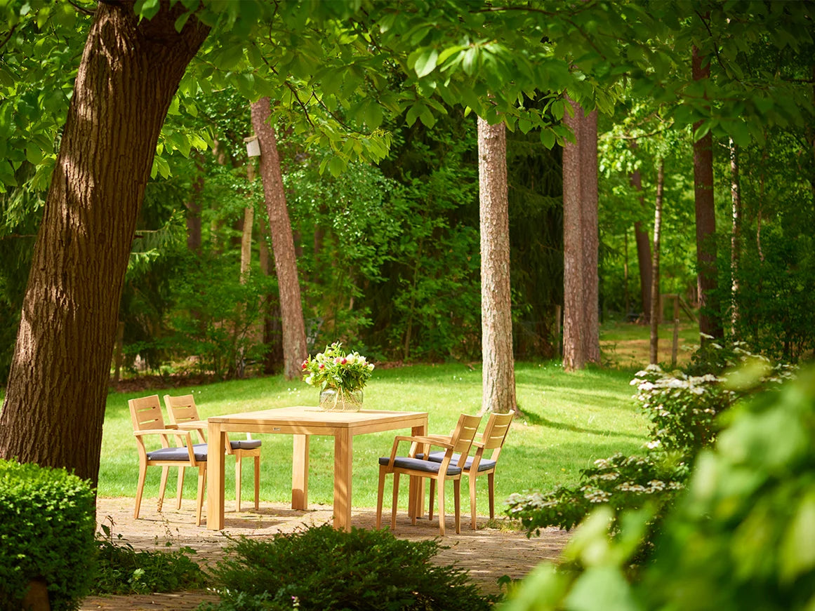 Traditional Teak I Grace Stapelstuhl