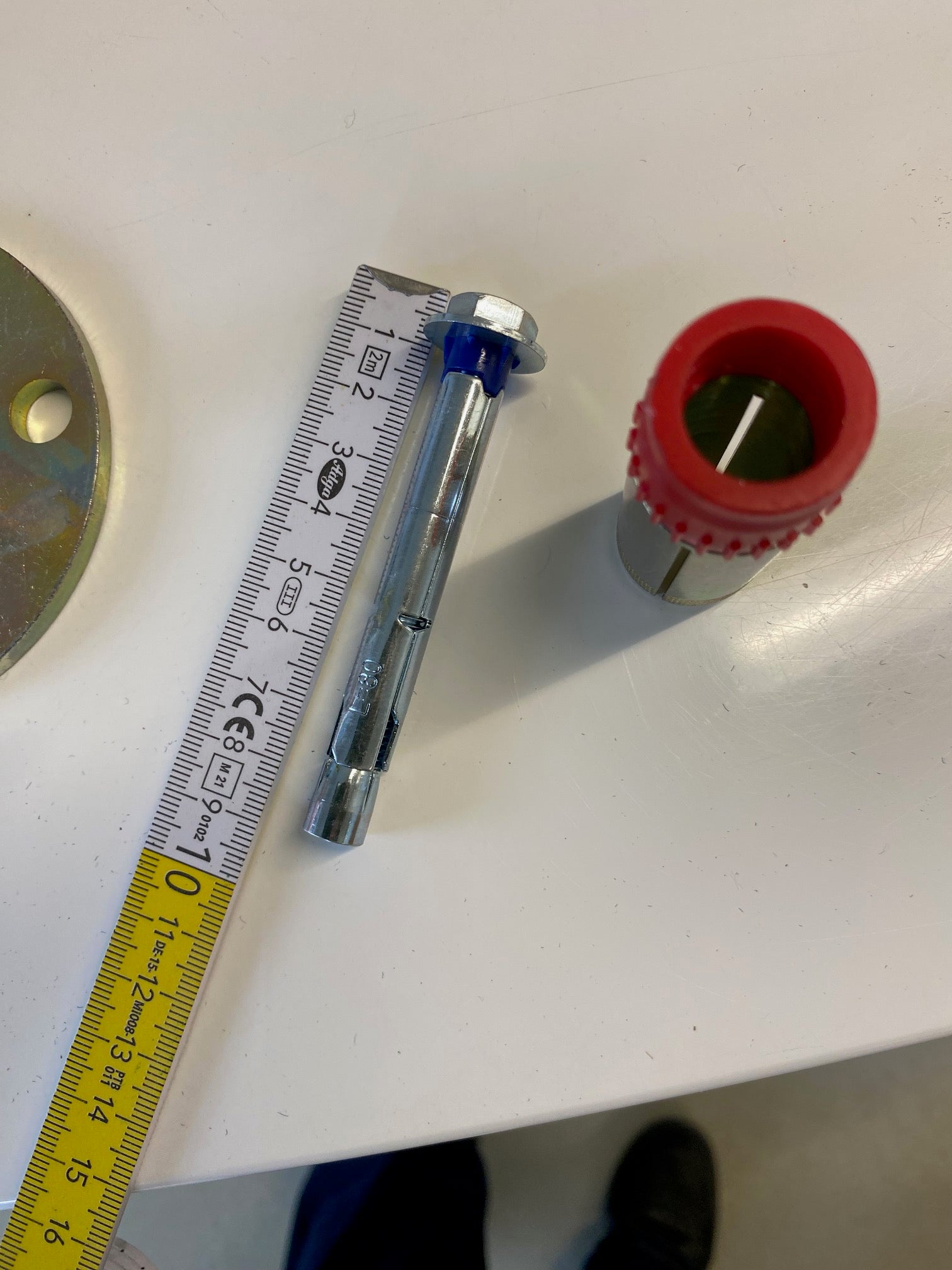 Unopiu I Solaire floor mounting discs