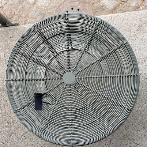 Gandia Blasco Aram Hocker niedrig Ø 41 cm Zementgrau, Ausstellungsstück