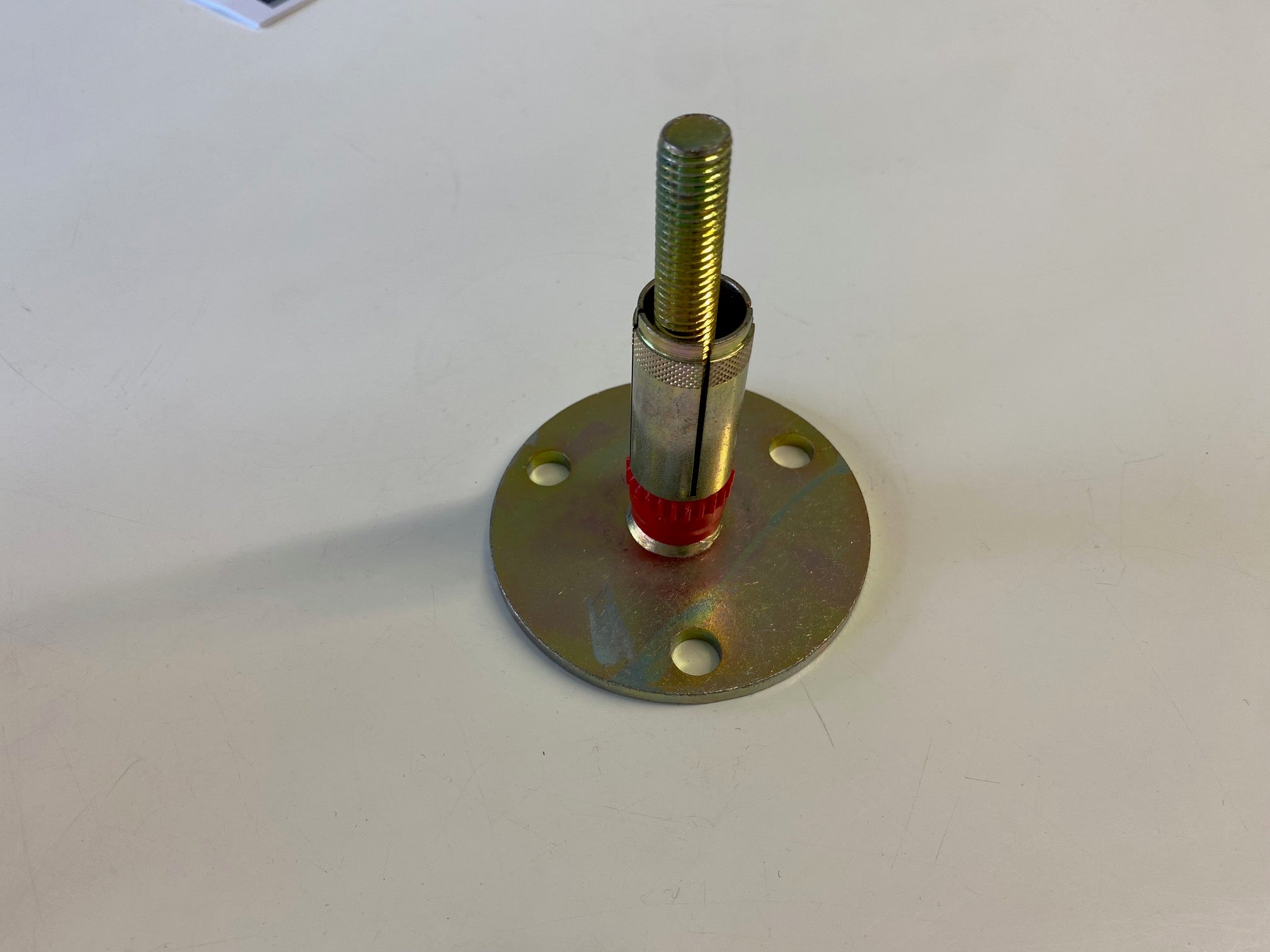 Unopiu I Solaire floor mounting discs