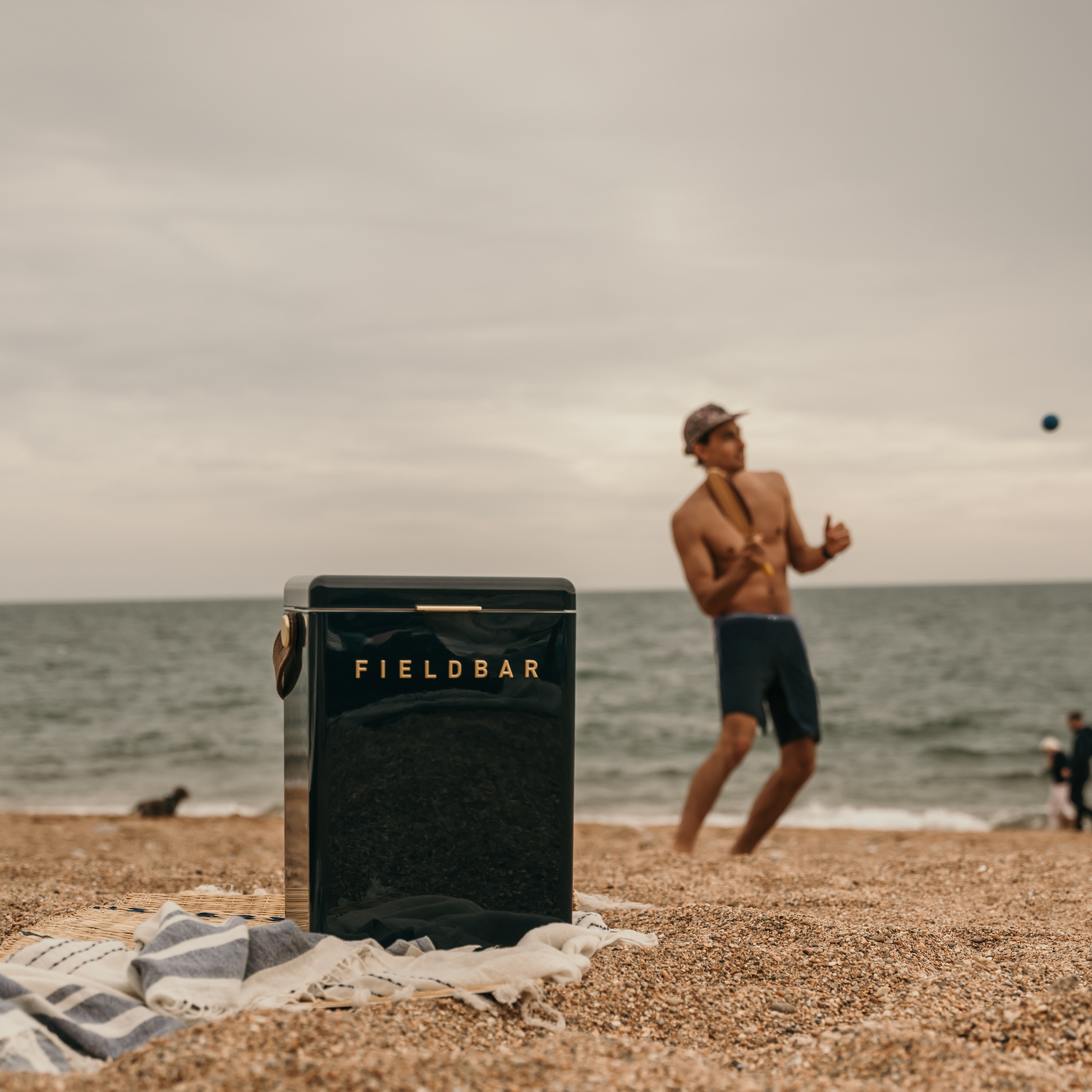 Fieldbar Kühlbox Blau – Outdoor Rooftop