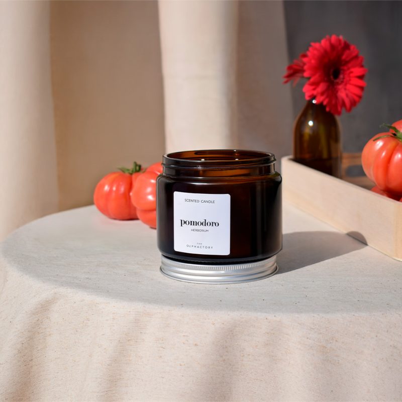 Duftkerze mit grünen Duftnoten Tomatenblatt Zitrone
