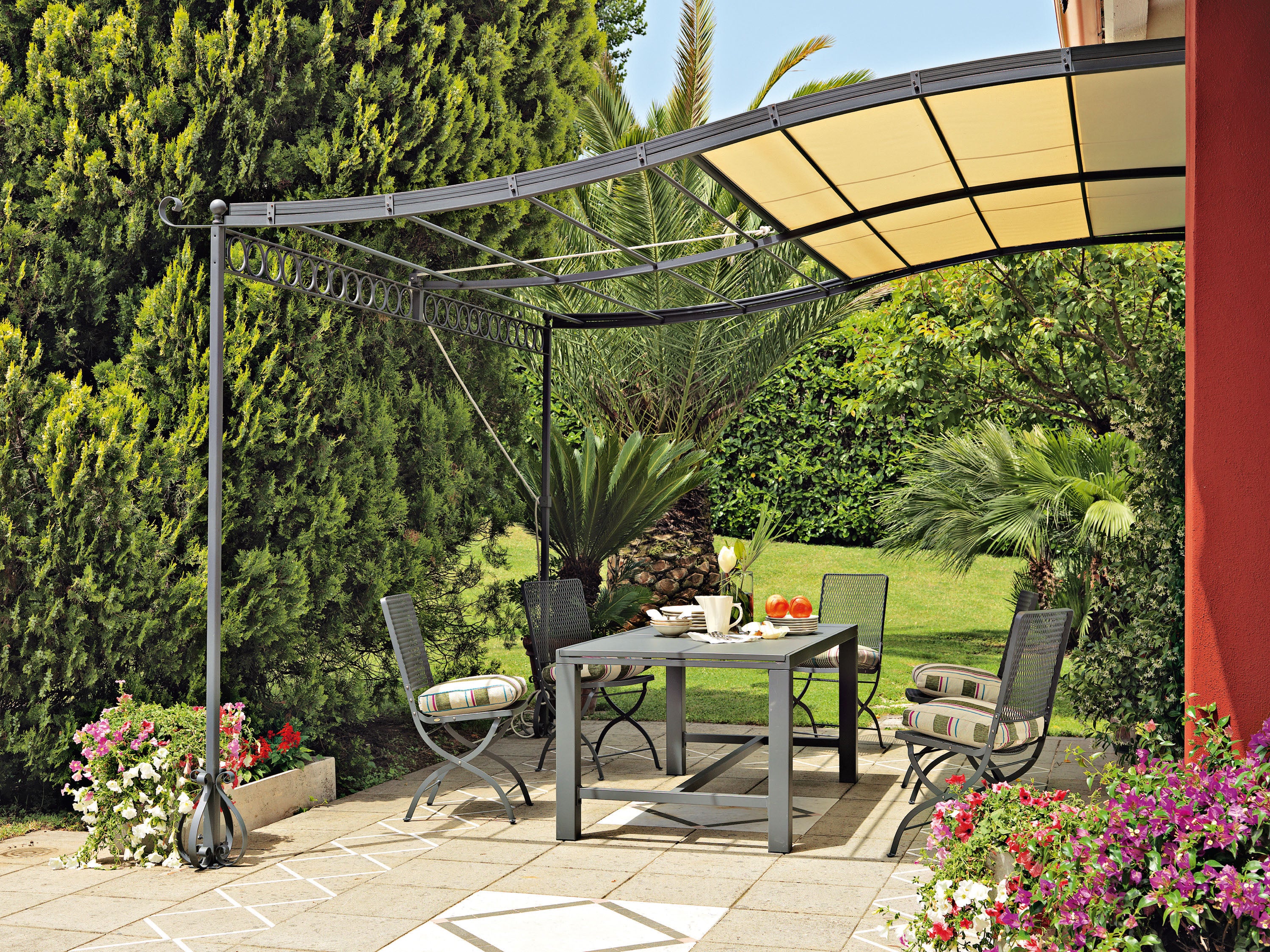 Unopiu I Tibsico spring-loaded roller blind for attached pergola
