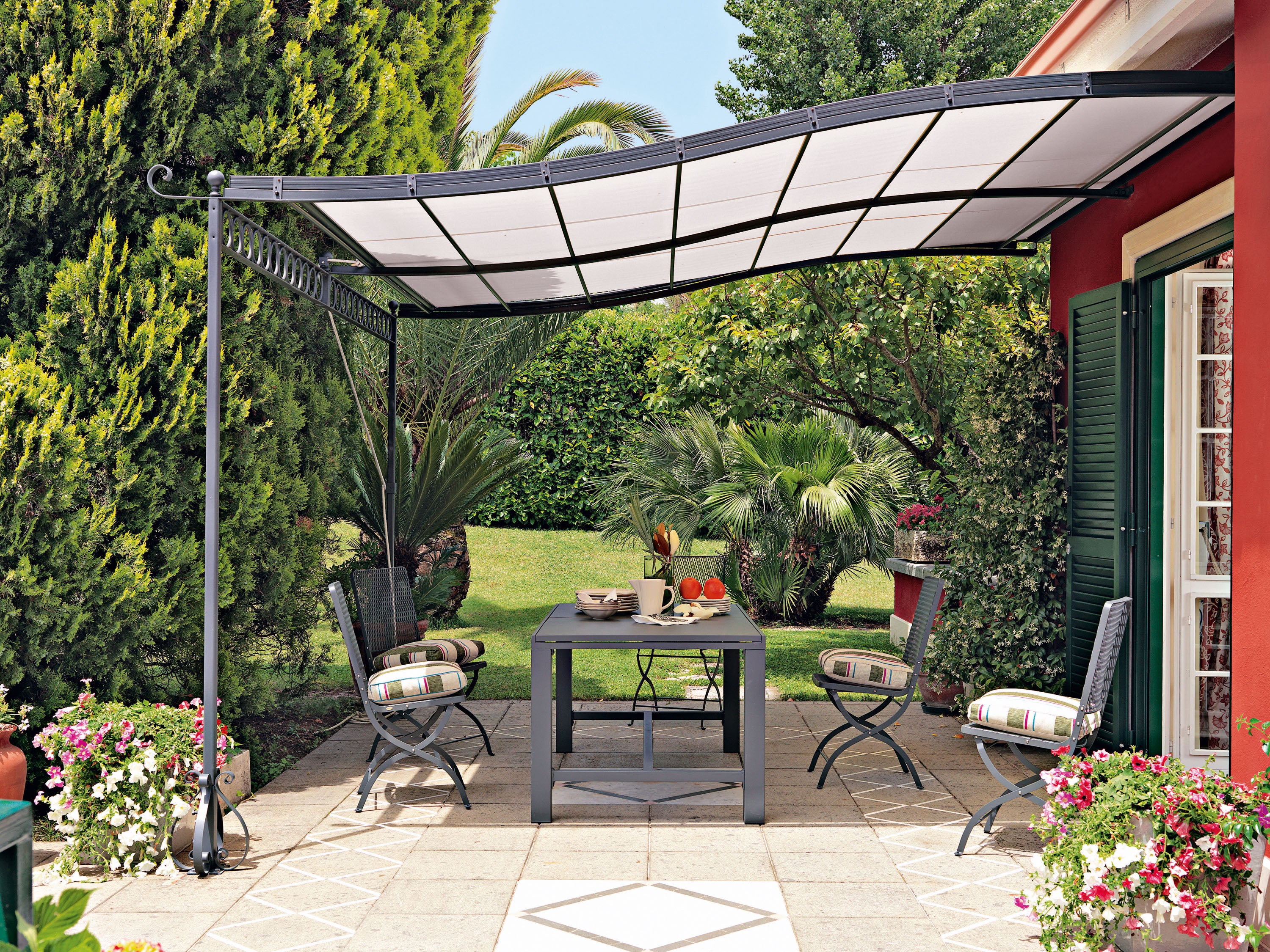 Unopiu I Tibsico spring-loaded roller blind for attached pergola