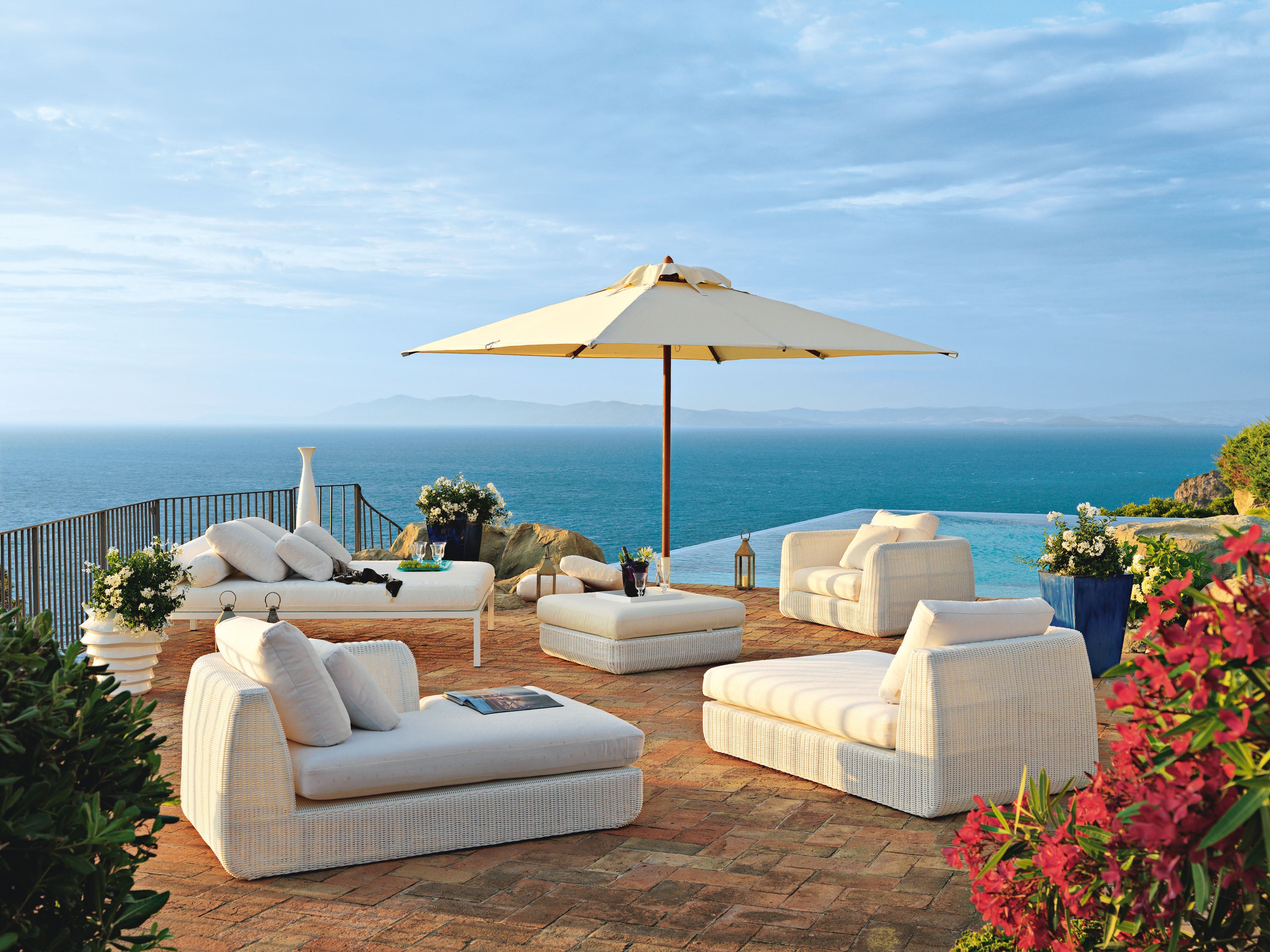 Unopiu I Agora Hocker