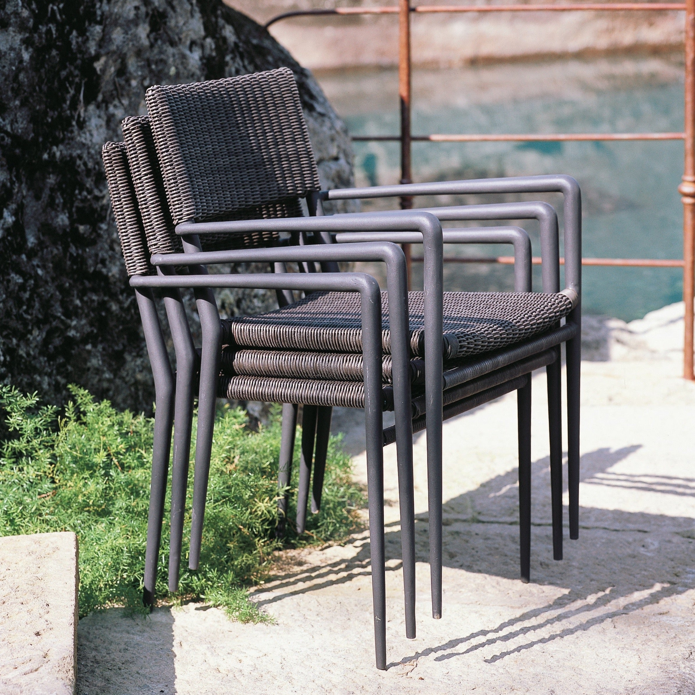 Unopiu I Experience Armlehnenstuhl stapelbarer