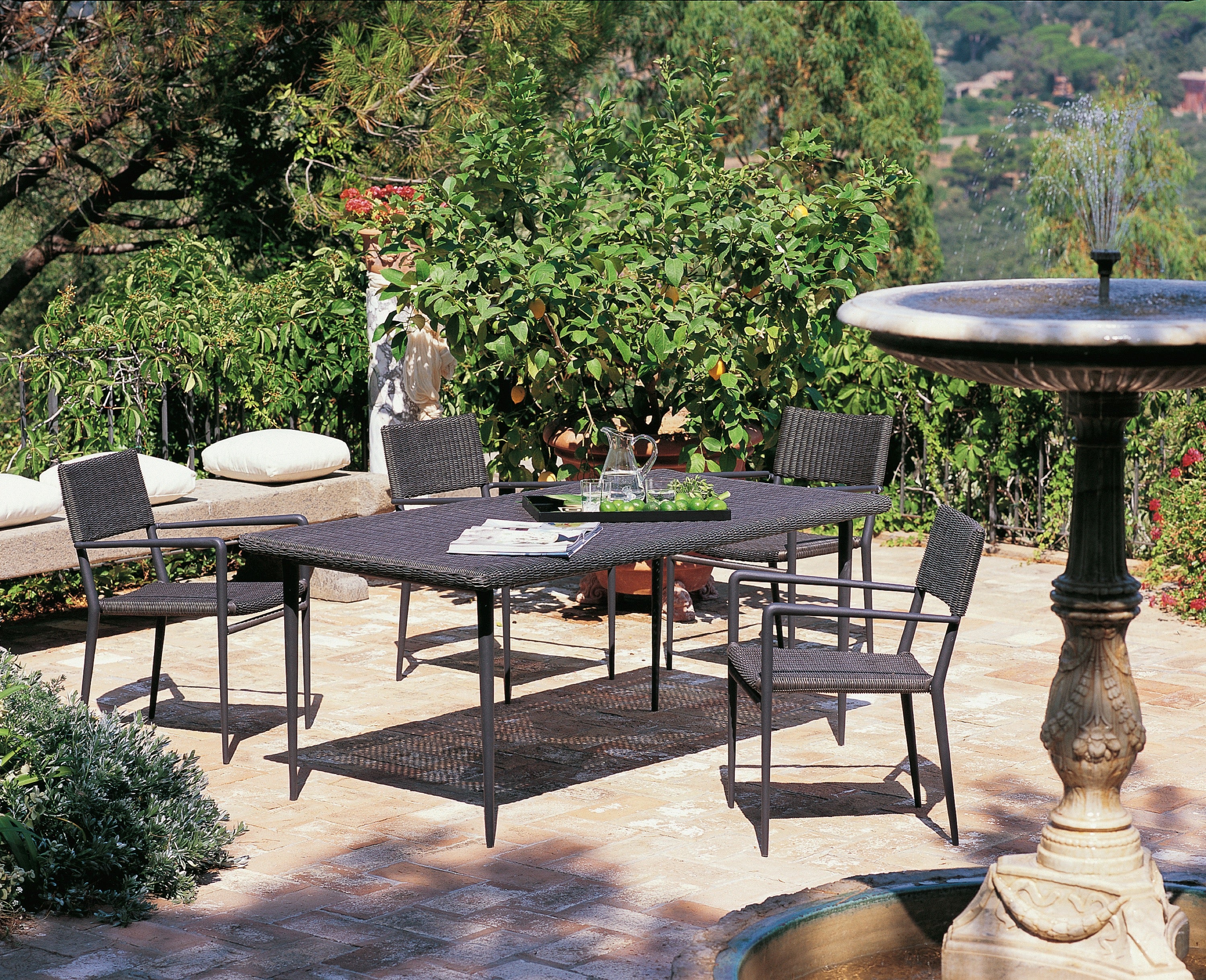 Unopiu I Experience Armlehnenstuhl stapelbarer