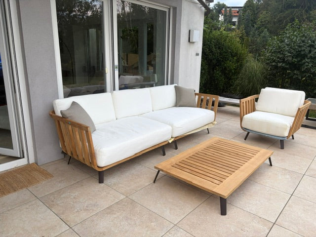 Unopiù Welcome Loungegruppe Teak Ausstellungsstück – Sofa, Sessel und Couchtisch mit Polstern in Nuvola