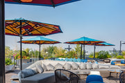 Tuuci Bay Master MAX Classic Sonnenschirm am Meer