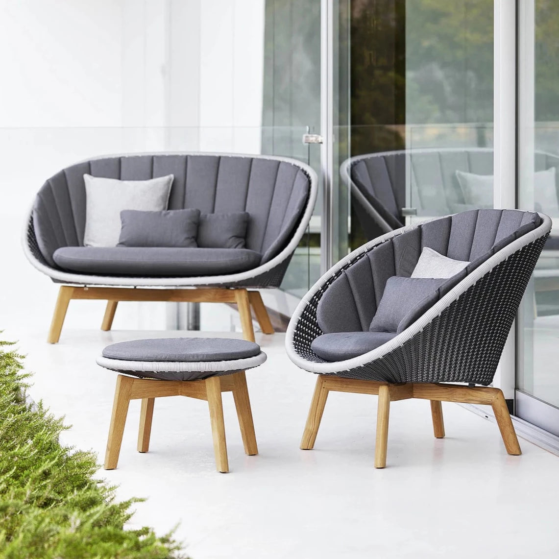 Cane-Line Peacock Hocker/Beistelltisch