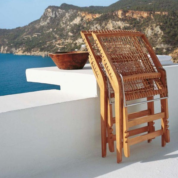 Unopiu Synthesis lounge chair made of teak 