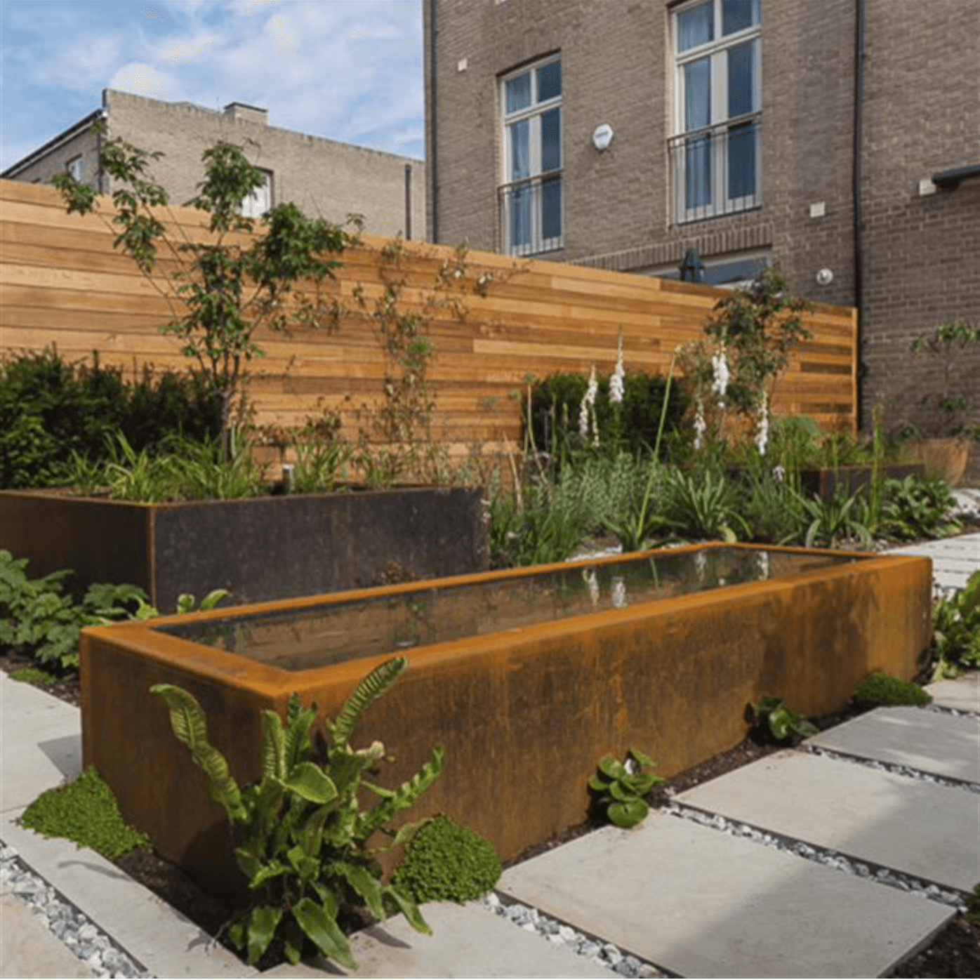 Adezz I Teich aus Cortenstahl