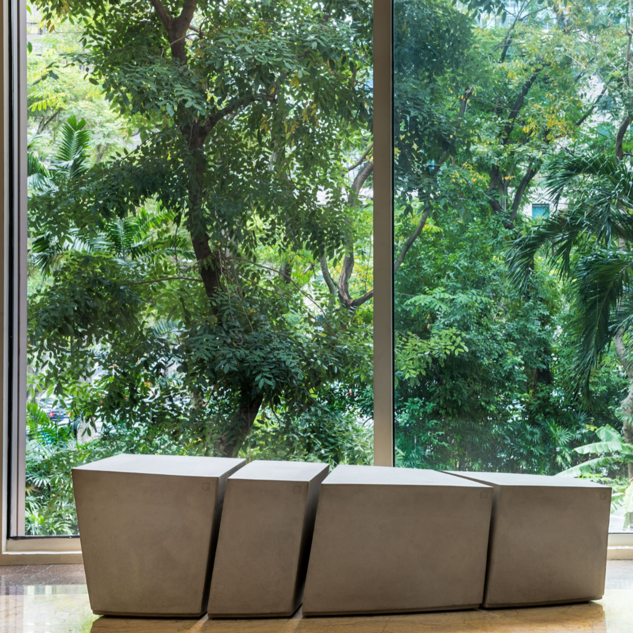 Hergestellt von Atelier Vierkant in Belgien. Beständig gegen extreme Wetterbedingungen.