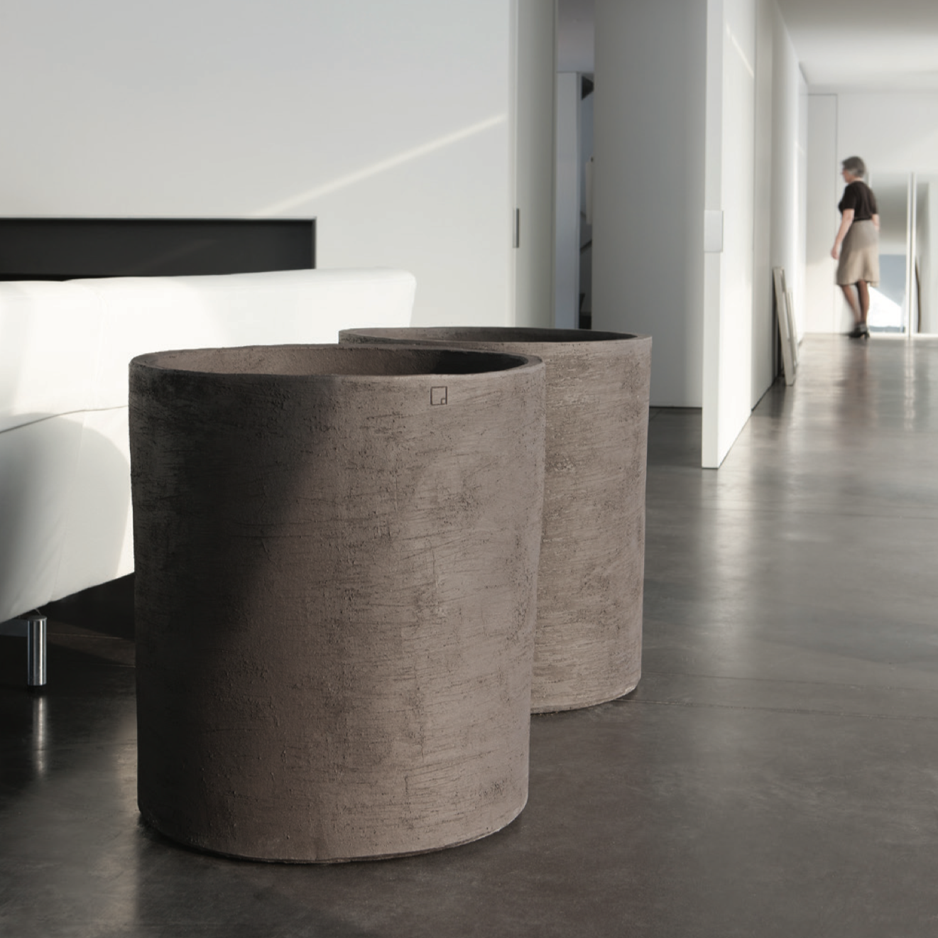 Zwei Atelier Vierkant Gefäße CL80 in grau