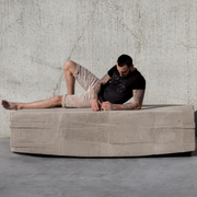 Atelier-Vierkant-MLH-Sitzbank-Sitzstein-Ton-handgefertigt-Belgien-Garten-Design