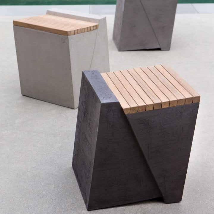 Atelier Vierkant Sitzhocker aus Terrakotta und Teakholz