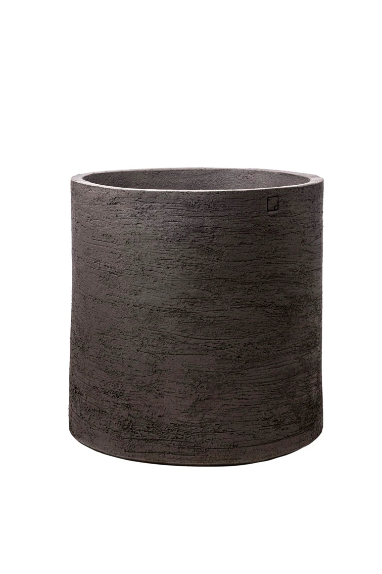 Dieses Gefäß hat ein elegantes Design und kann für verschiedene Pflanzenarten verwendet werden. Es ist robust und langlebig.