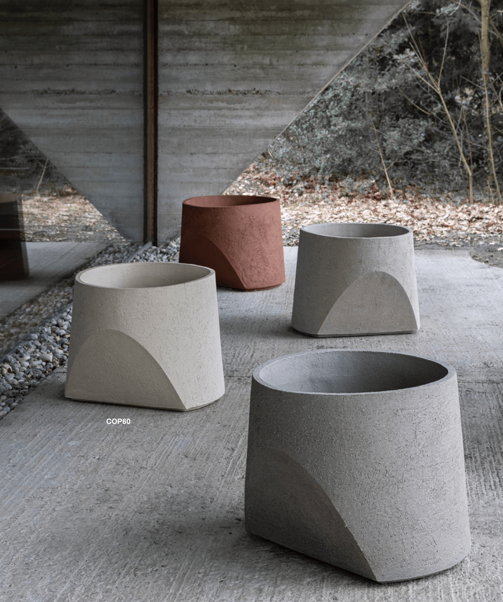 Atelier Vierkant's COP: Handgefertigte Pflanzgefäße aus Terrakotta. Wetterbeständig & stilvoll.
