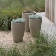 Atelier Vierkant HKH Pflanzgefäß aus Keramik mit Pflanzen, rechteckiger Blumentrog für Innen- und Außenbereiche.