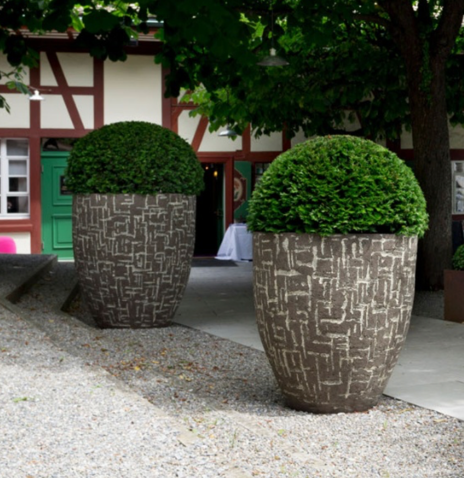 Atelier Vierknat Blumengefäße AUS100 in graufit weisser Struktur