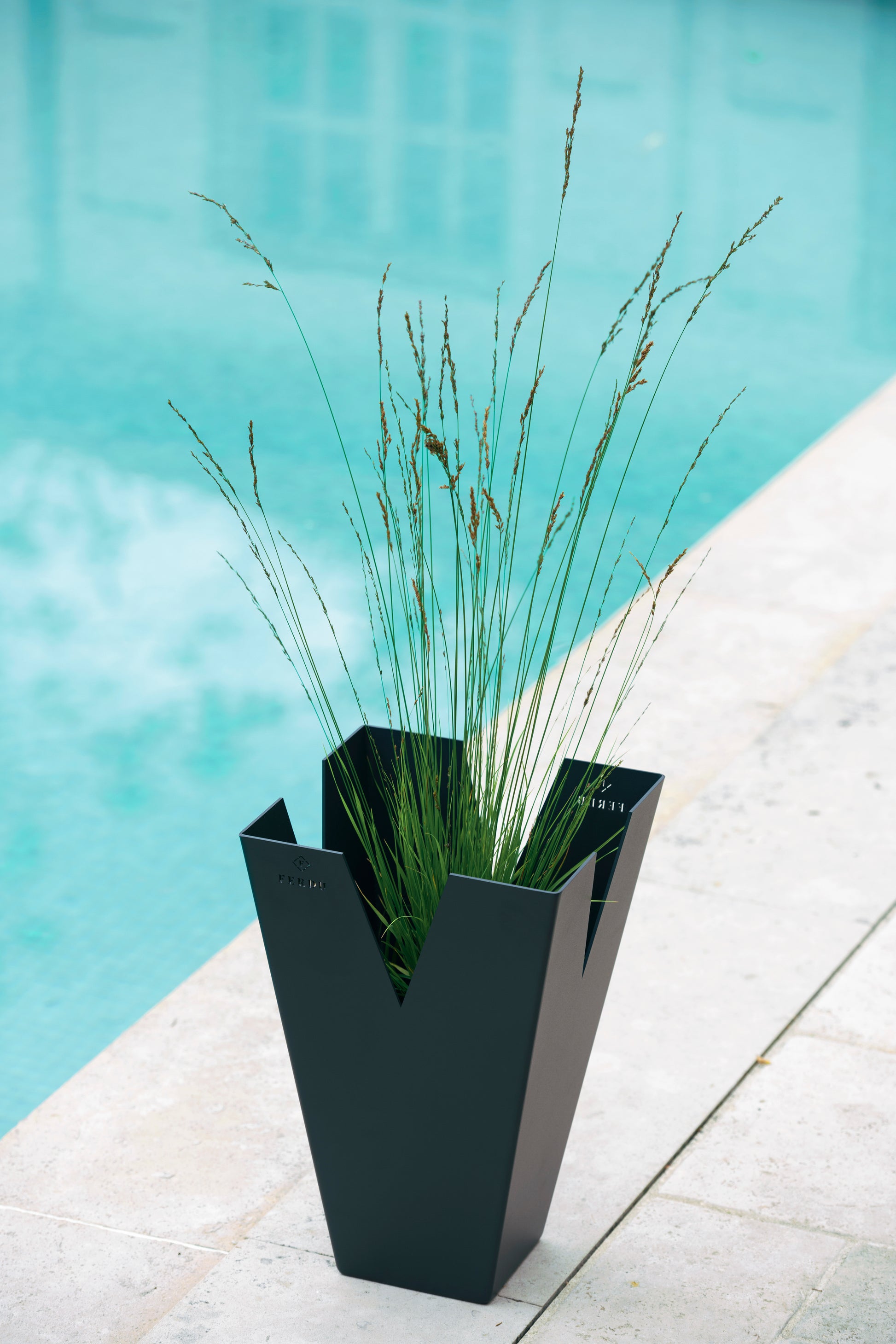 Pflanzentopf_FERDU_ CHATEAU_grey _VIERKANT