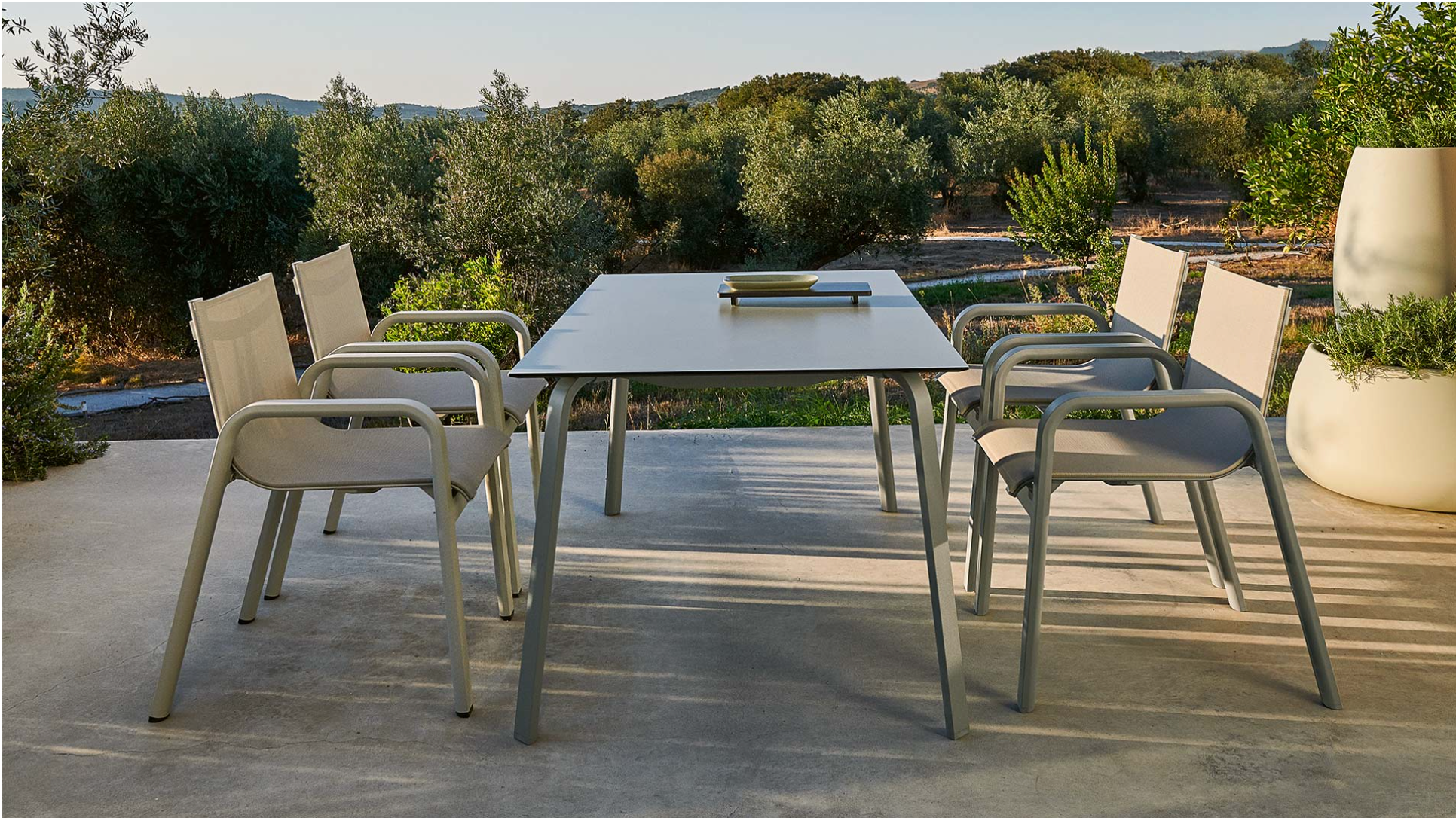 Gandia Blasco | Stack Dining Club Armchair stapelbar
