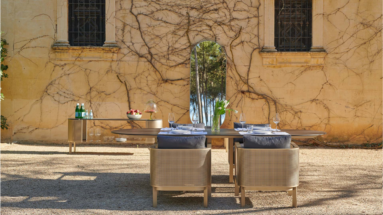 Gandia Blasco I Solanas Dining Table 280 cm, oval