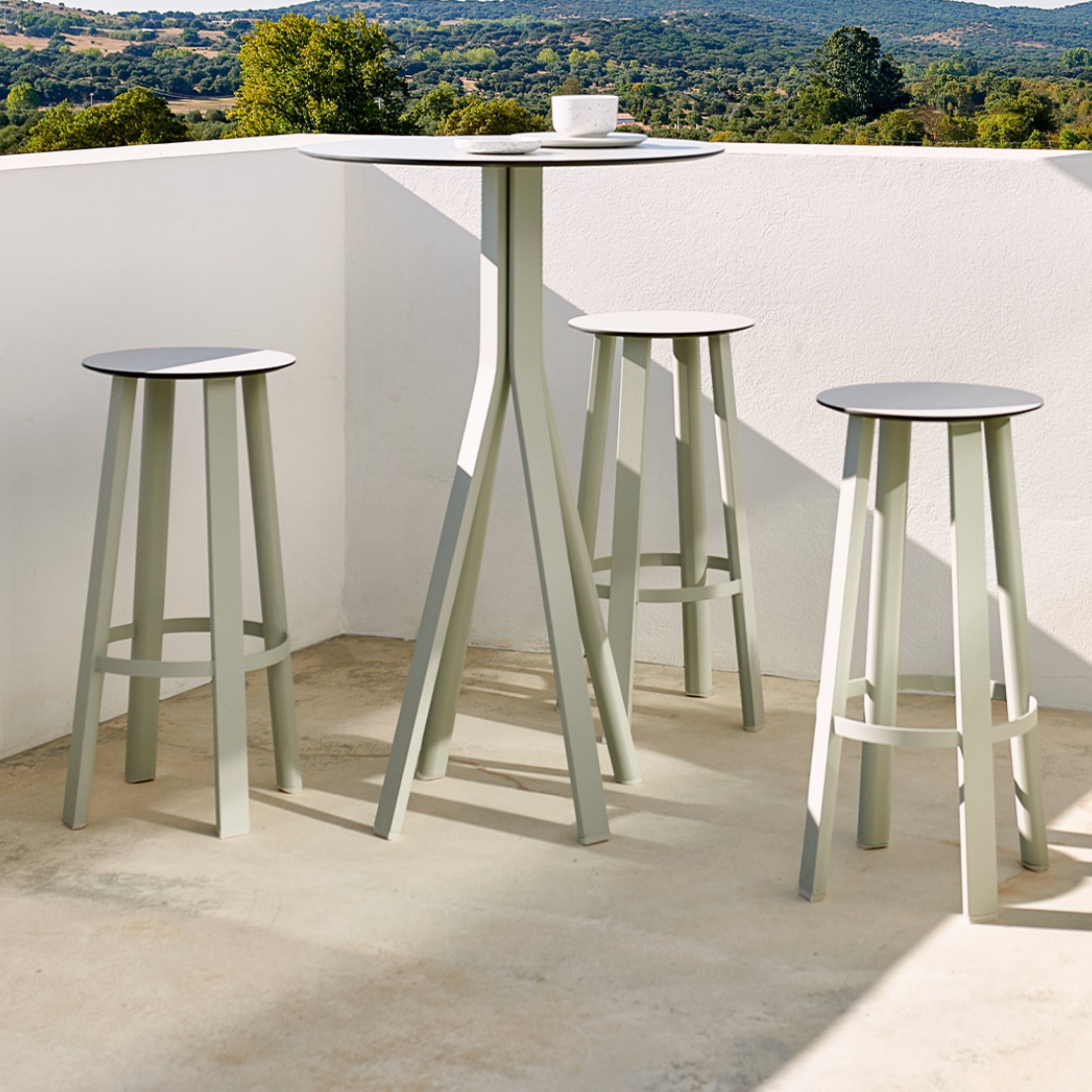 Gandia Blasco I Stack Bar Table 70 cm, rund
